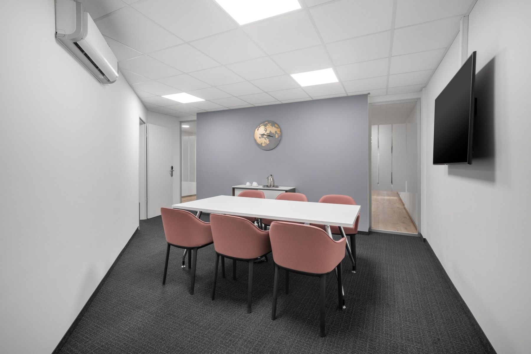 Pronájem kanceláře 1.328 m² — photo 4