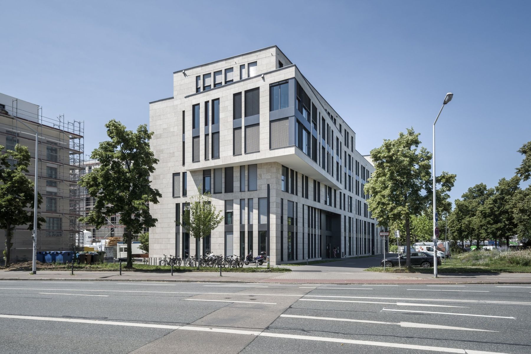 Pronájem kanceláře 1.282 m²