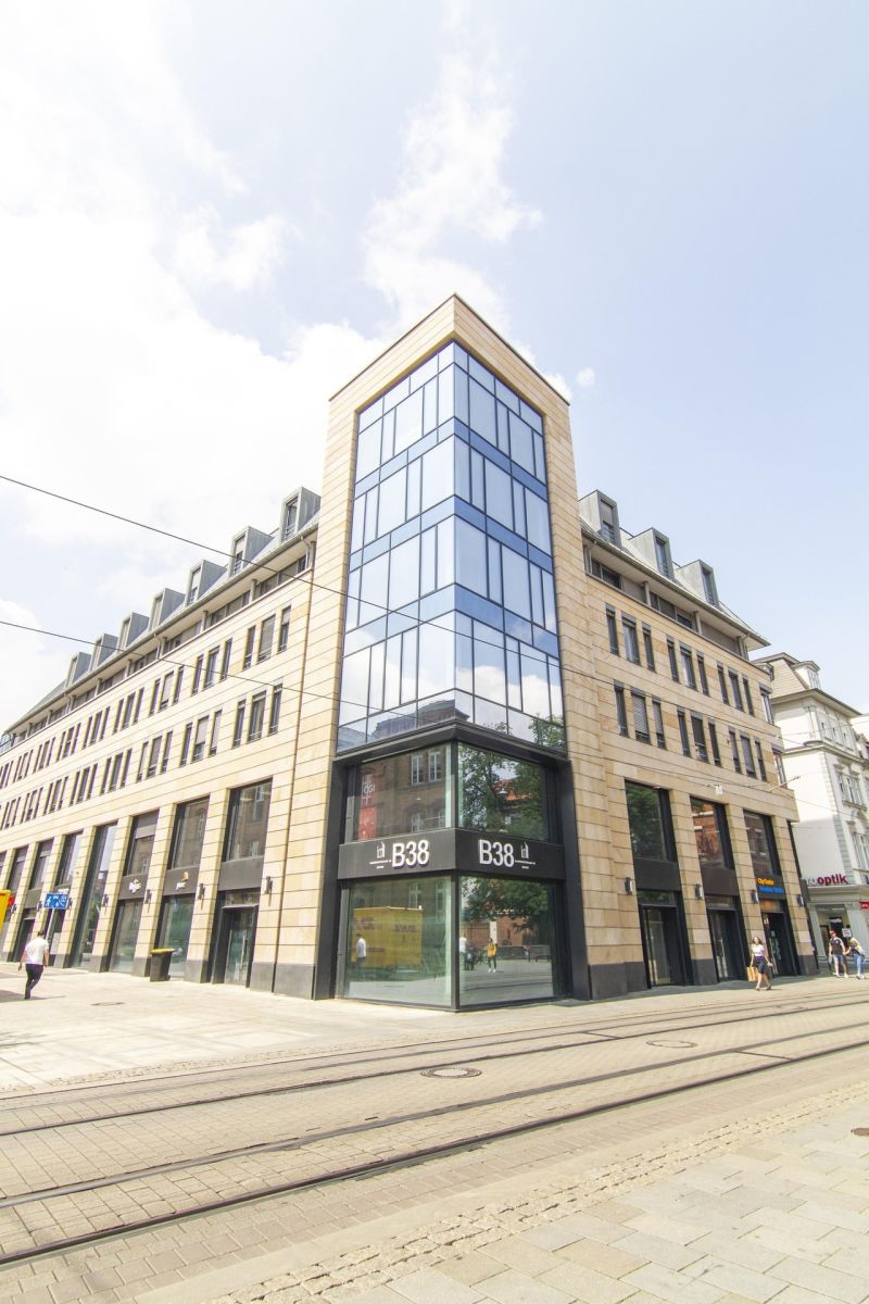 Pronájem kanceláře 1.330 m²
