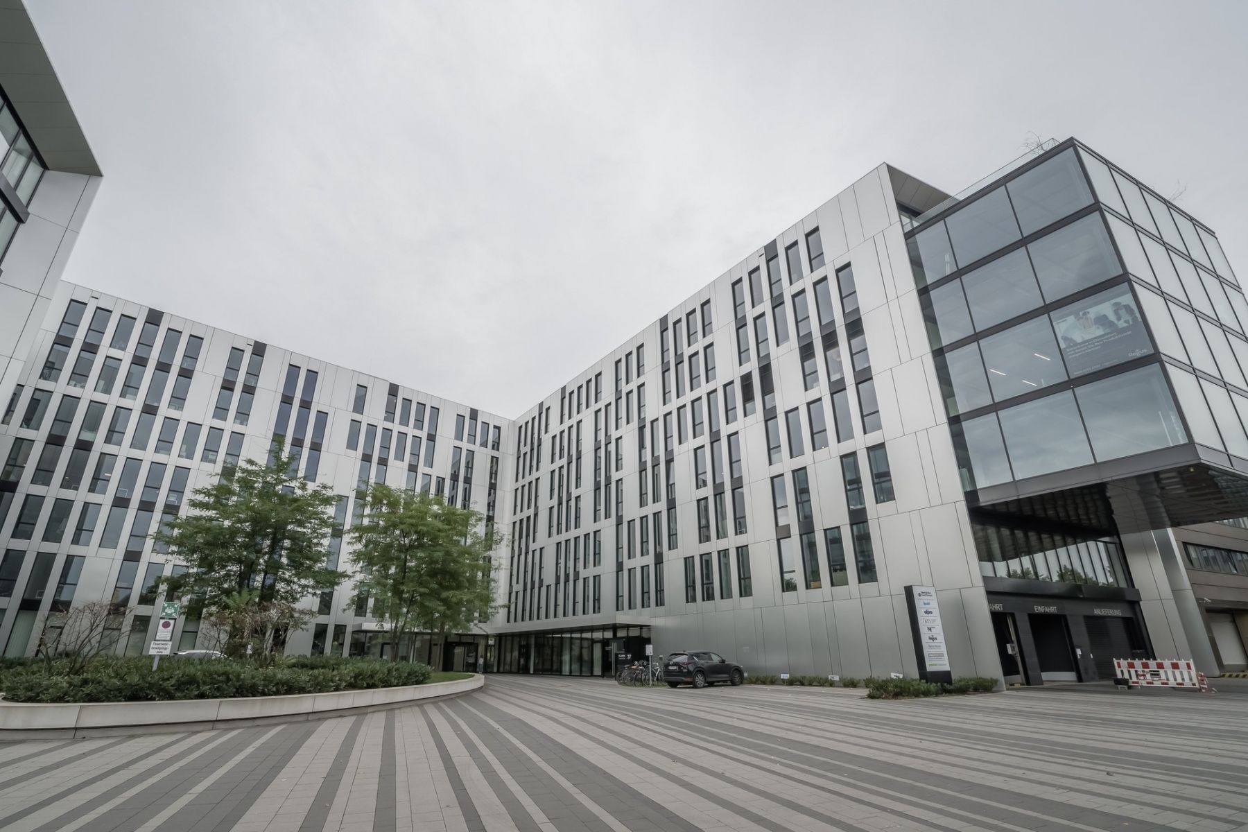 Pronájem kanceláře 1.456 m²