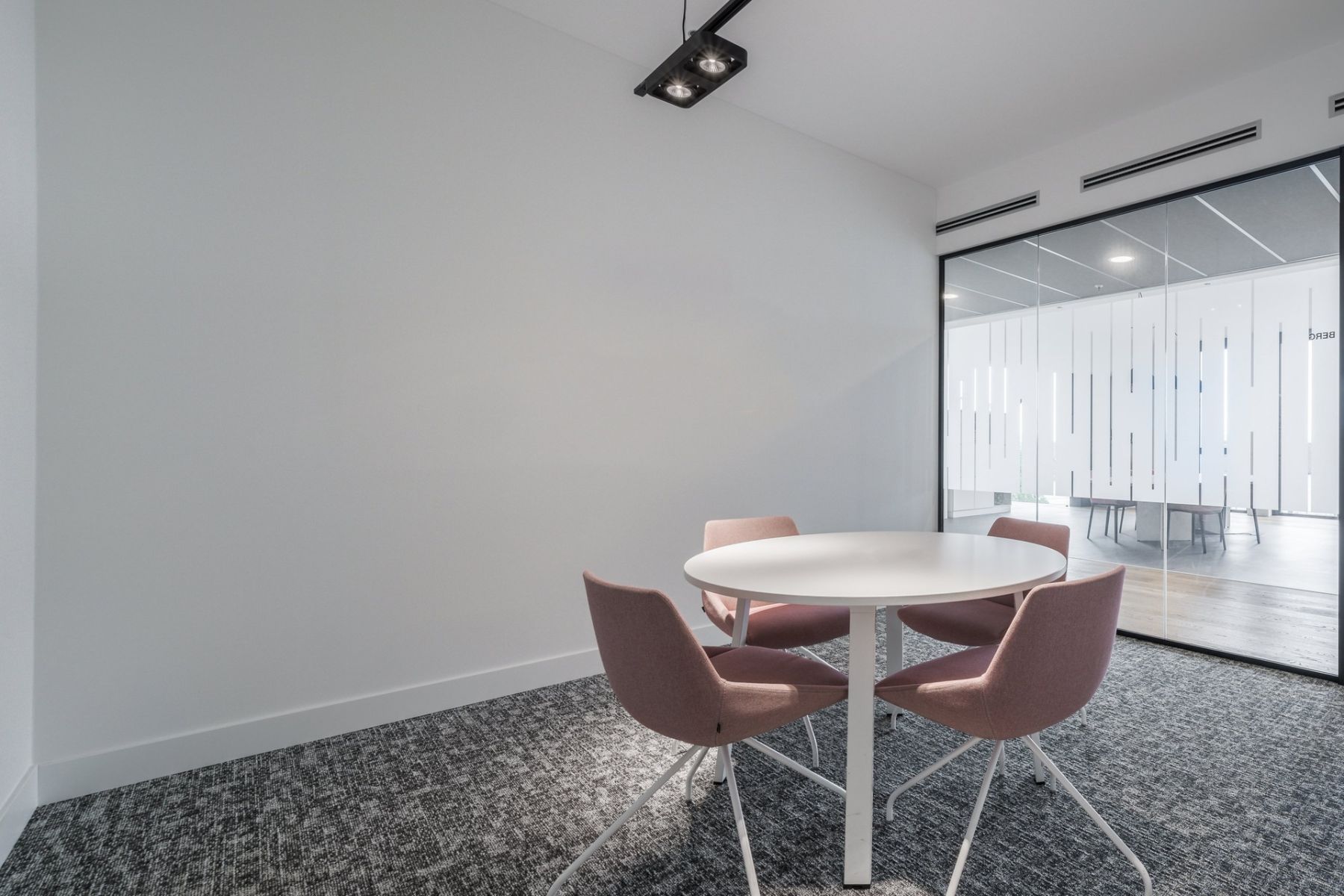 Pronájem kanceláře 1.456 m² — photo 5
