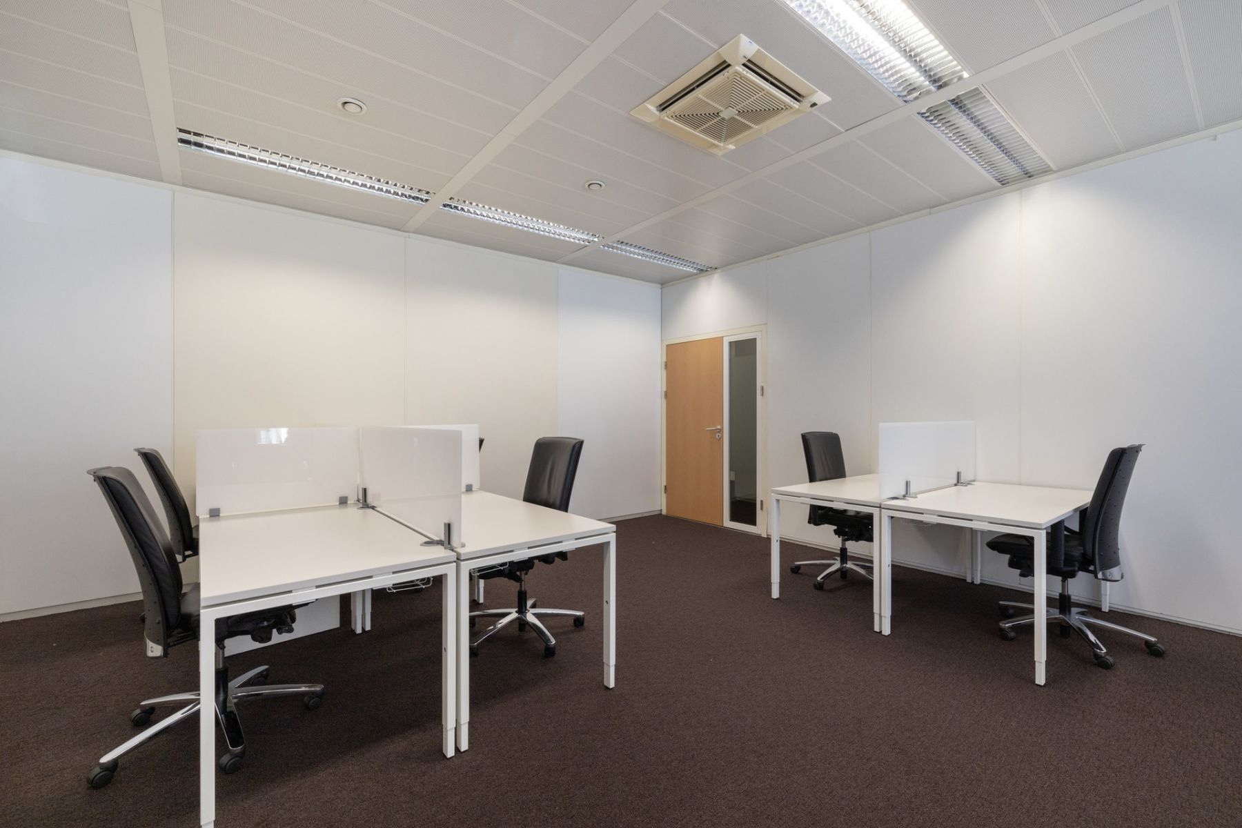 Pronájem kanceláře 2.268 m² — photo 4