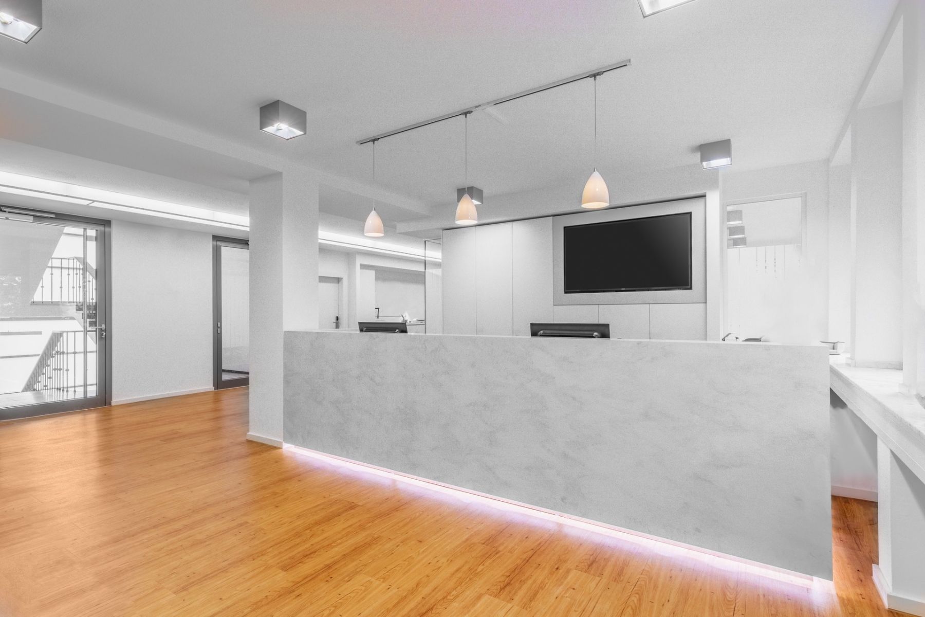 Pronájem kanceláře 1.220 m² — photo 2