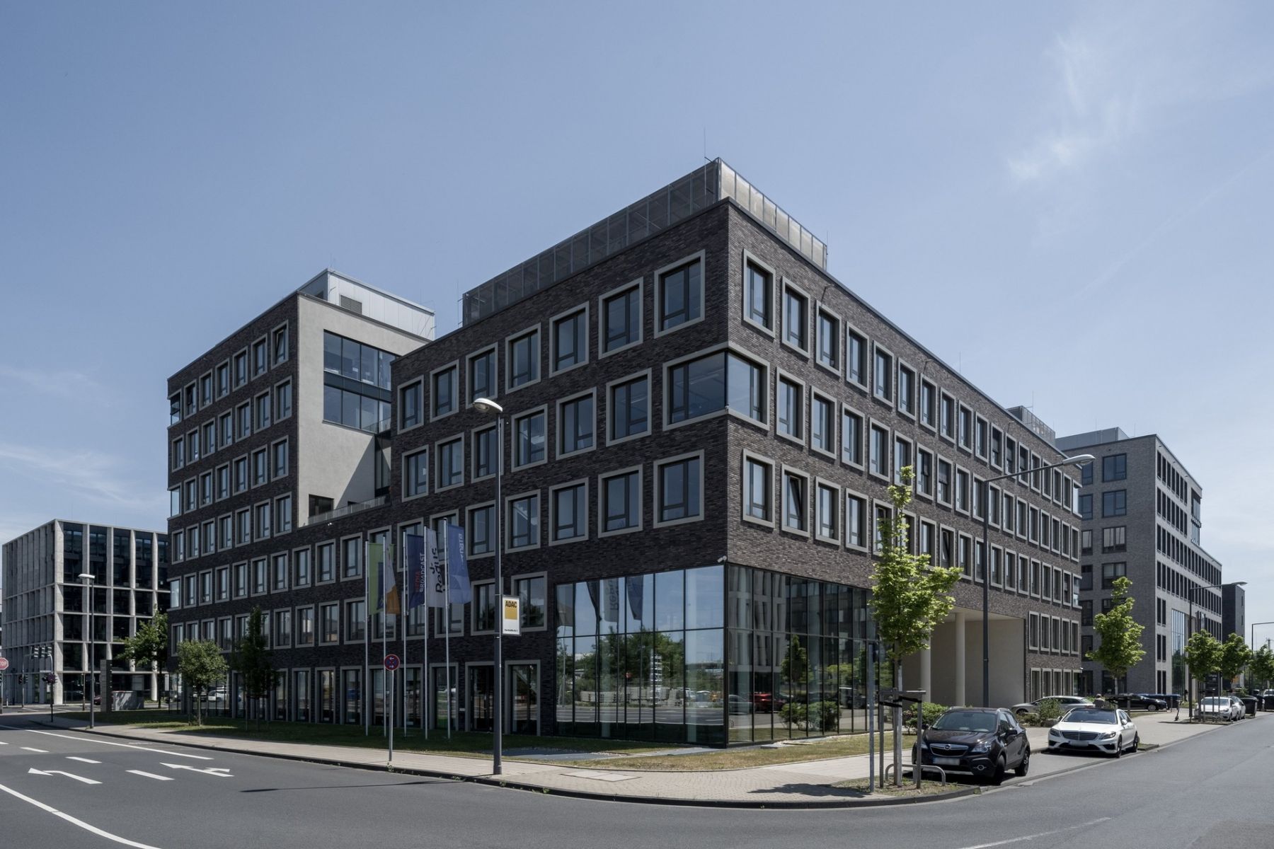 Pronájem kanceláře 915 m²