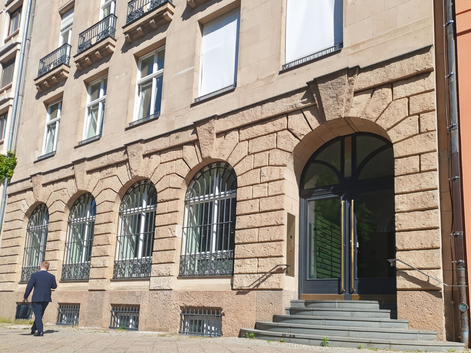 Pronájem kanceláře 4.204 m²