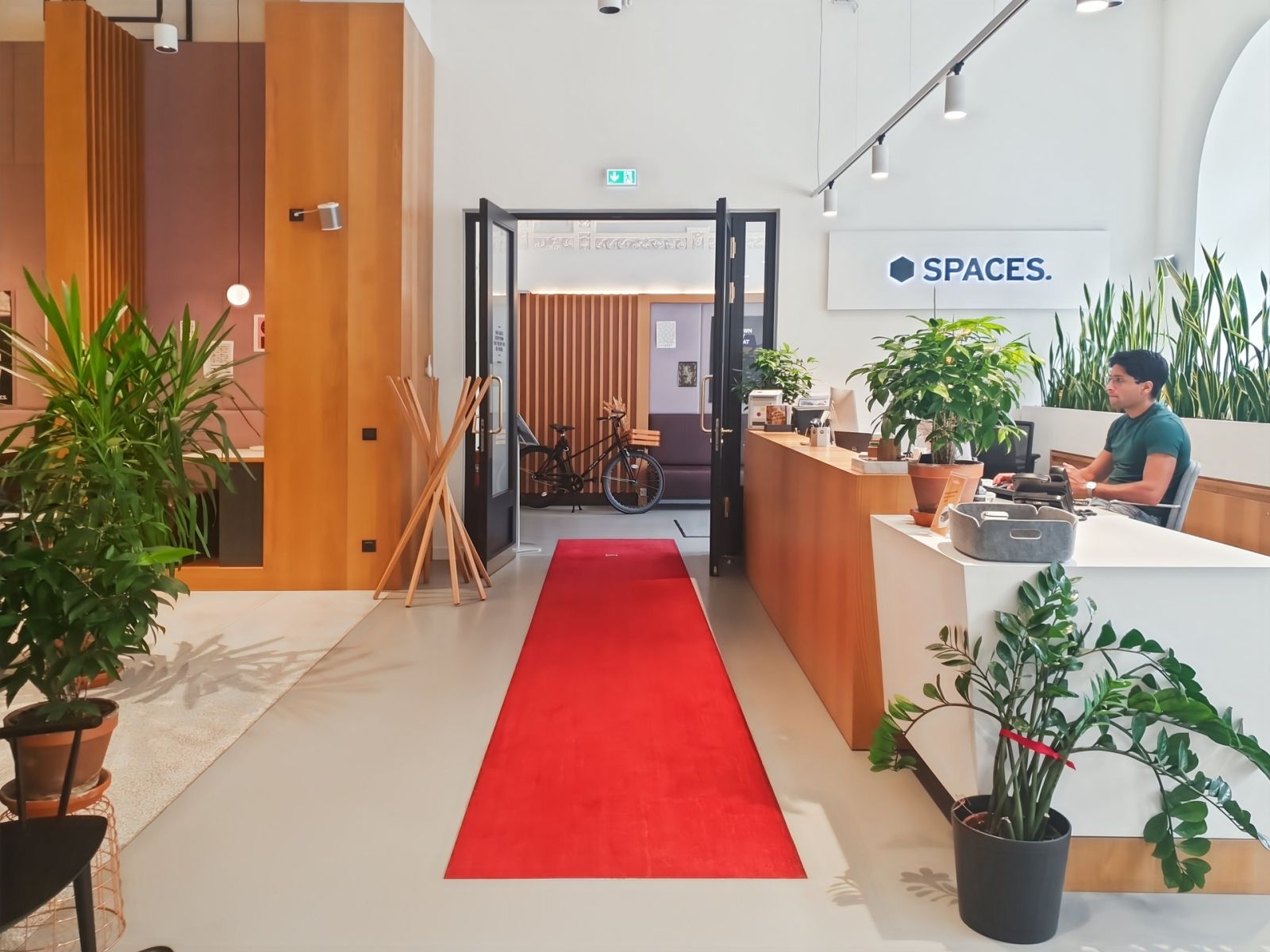 Pronájem kanceláře 4.204 m² — photo 2