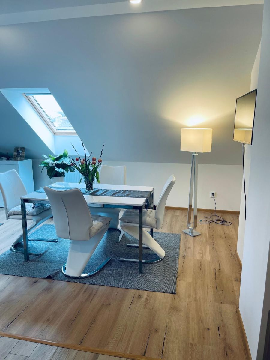 Pronájem bytu 2+kk 60 m²