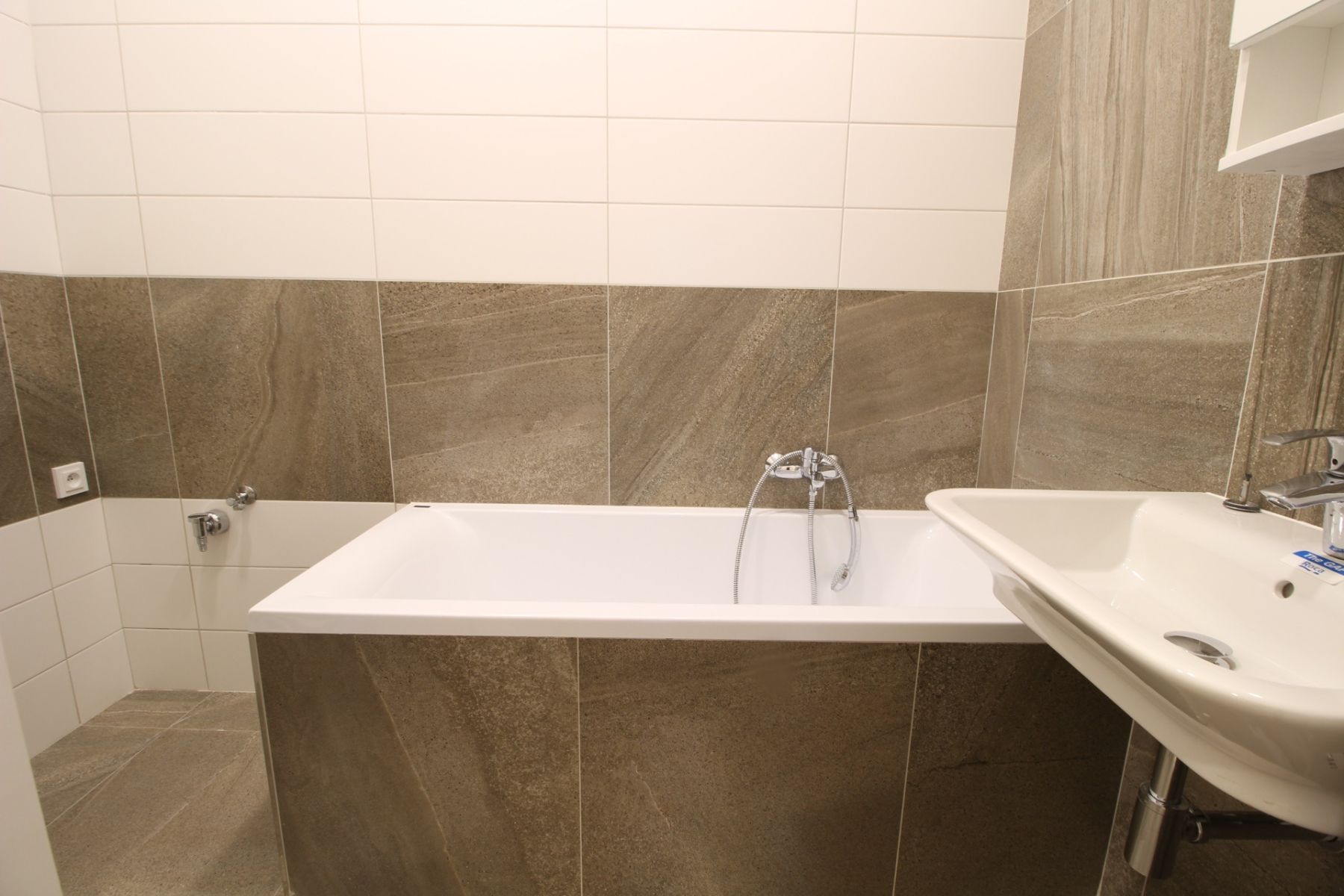 Pronájem bytu 2+kk 51 m² — photo 3