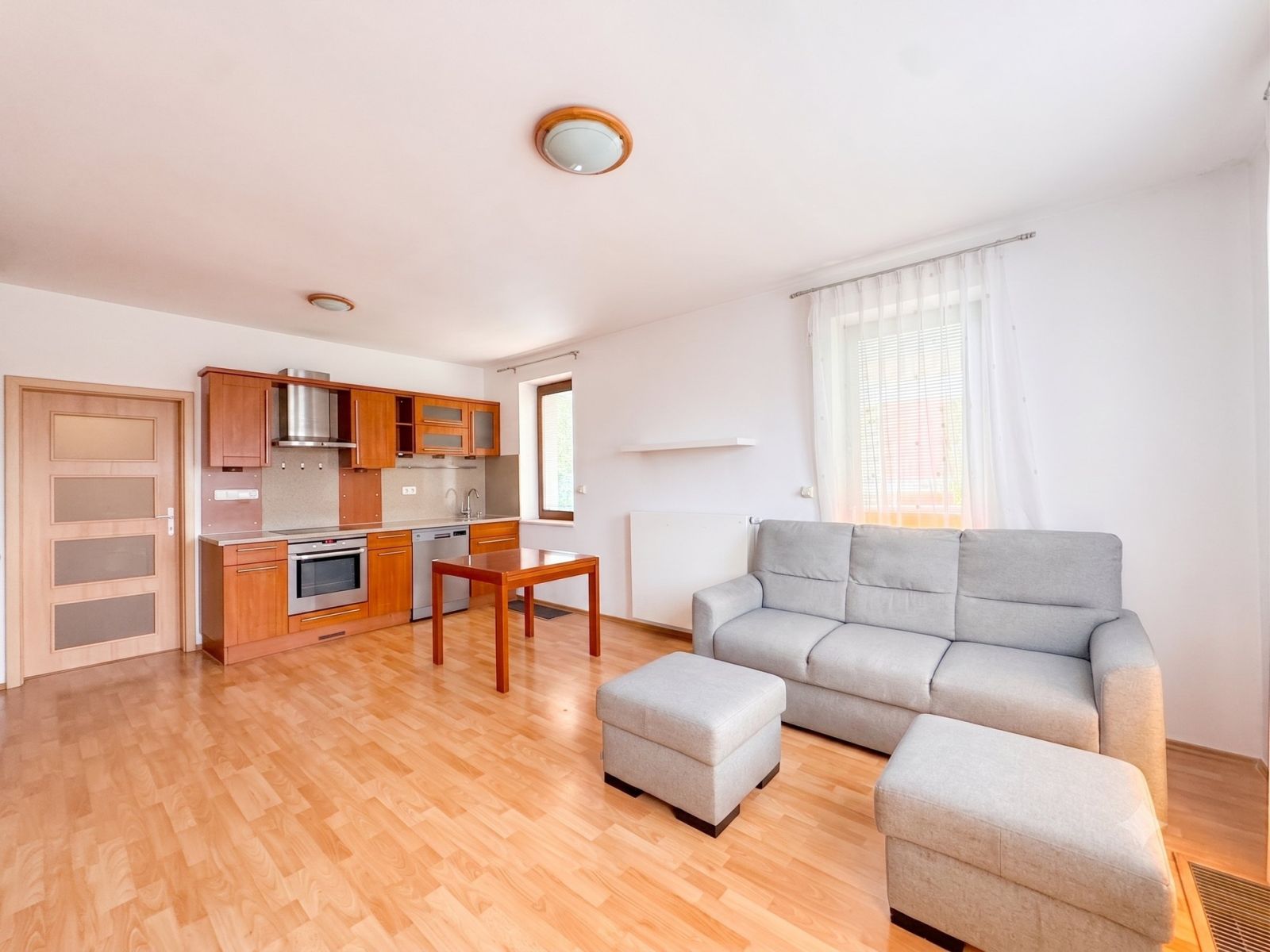 Pronájem bytu 3+kk 69 m² — photo 2