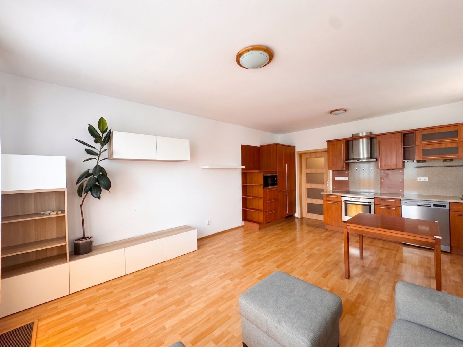 Pronájem bytu 3+kk 69 m² — photo 3