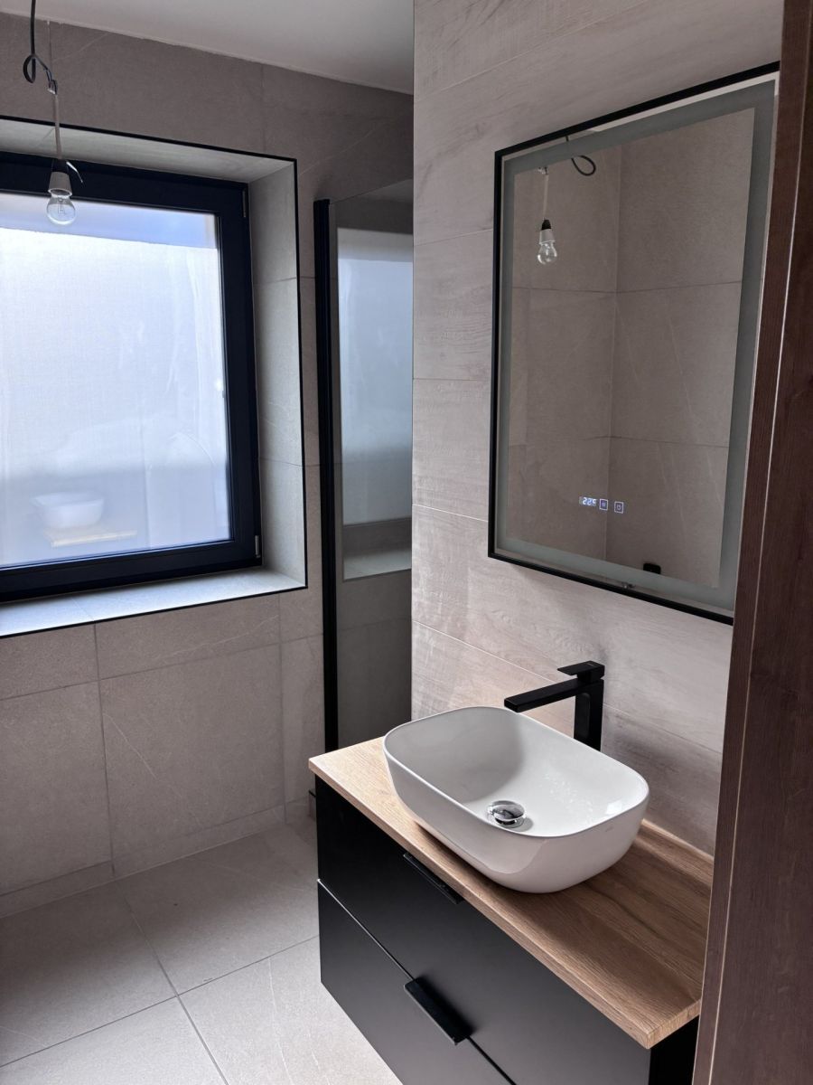 Pronájem bytu 3+kk 79 m² — photo 2