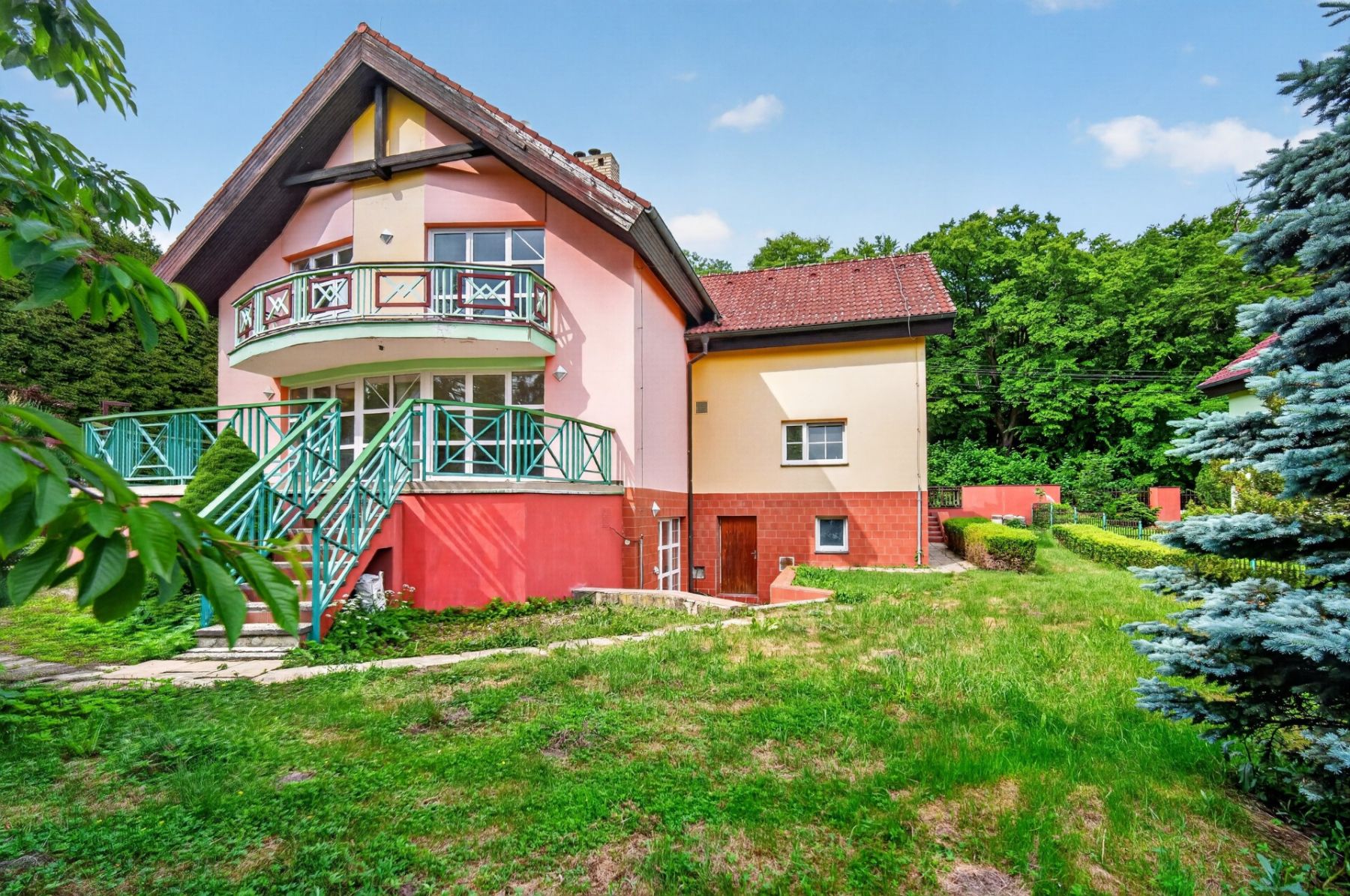Prodej domu 520 m², pozemek 864 m²