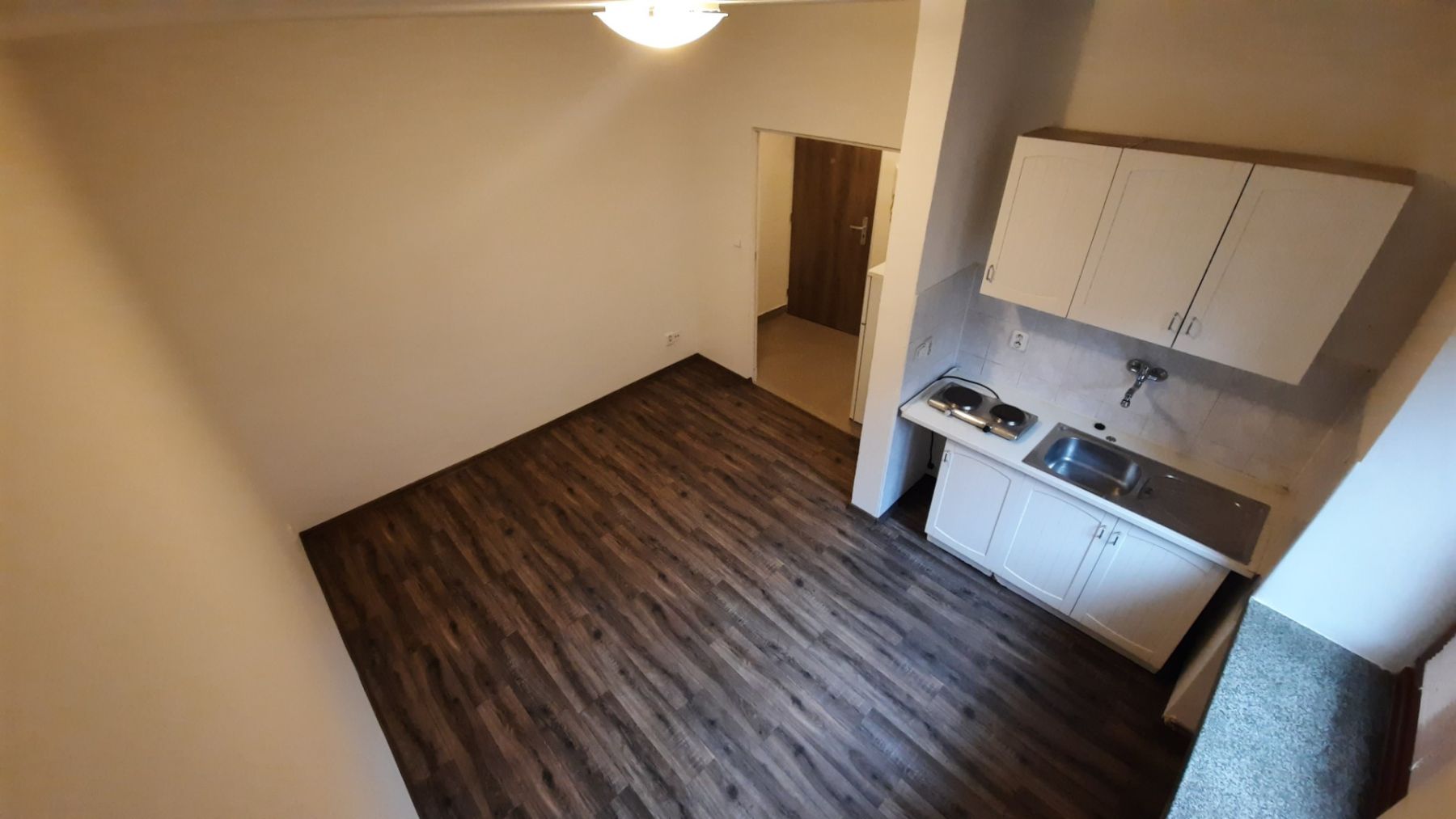 Pronájem bytu 1+kk 25 m² — photo 2