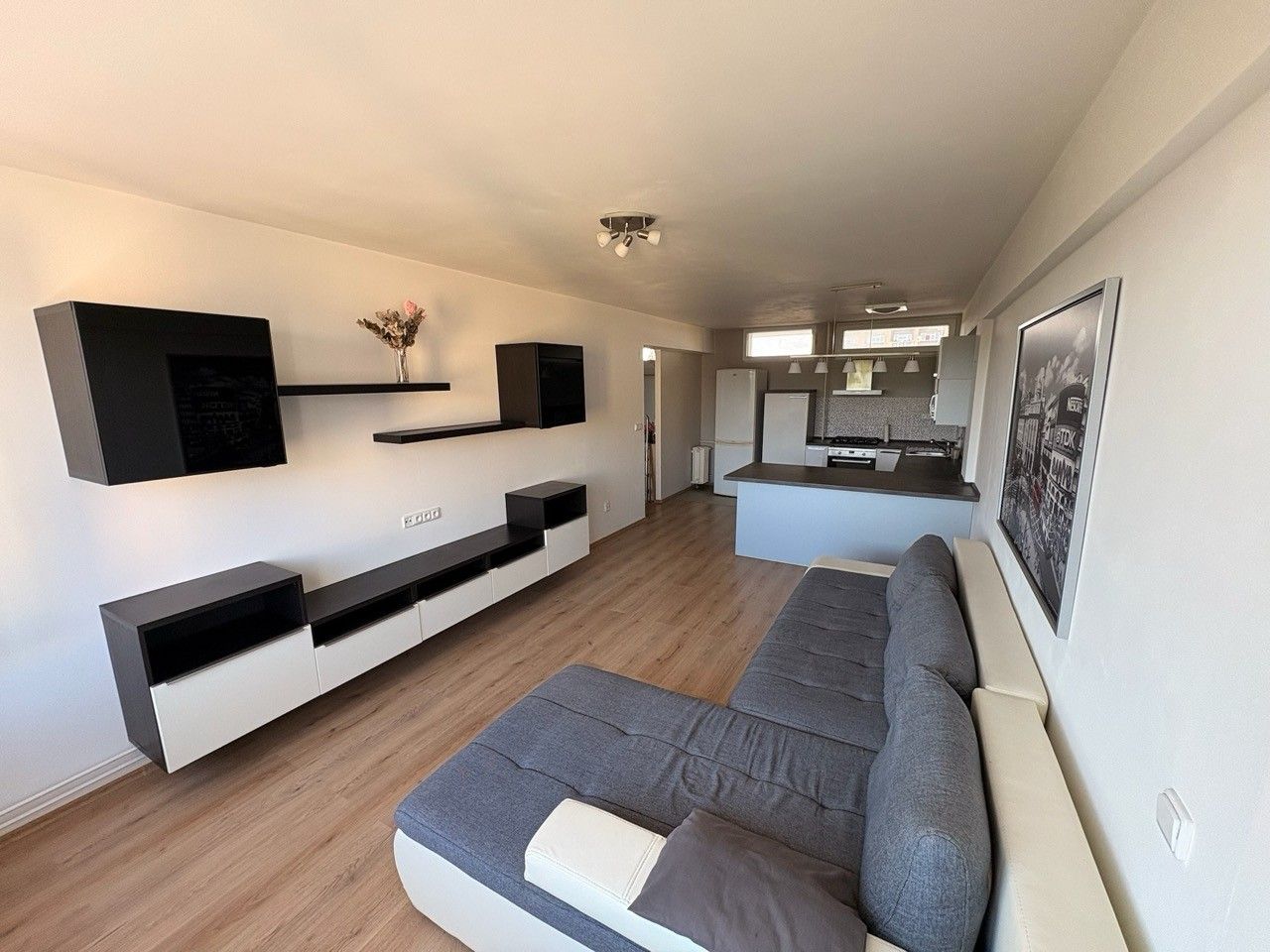 Pronájem bytu 2+kk 47 m² — photo 2