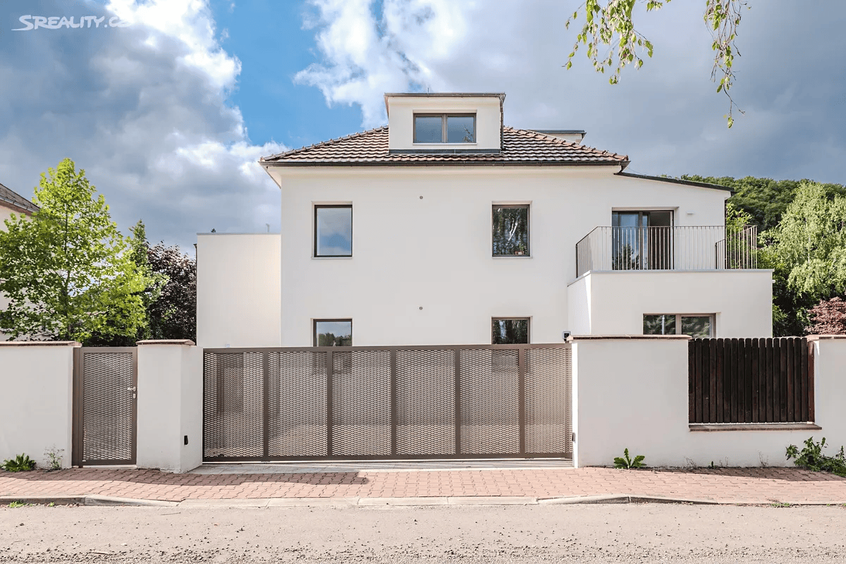 Prodej domu 334 m², pozemek 518 m² — photo 2
