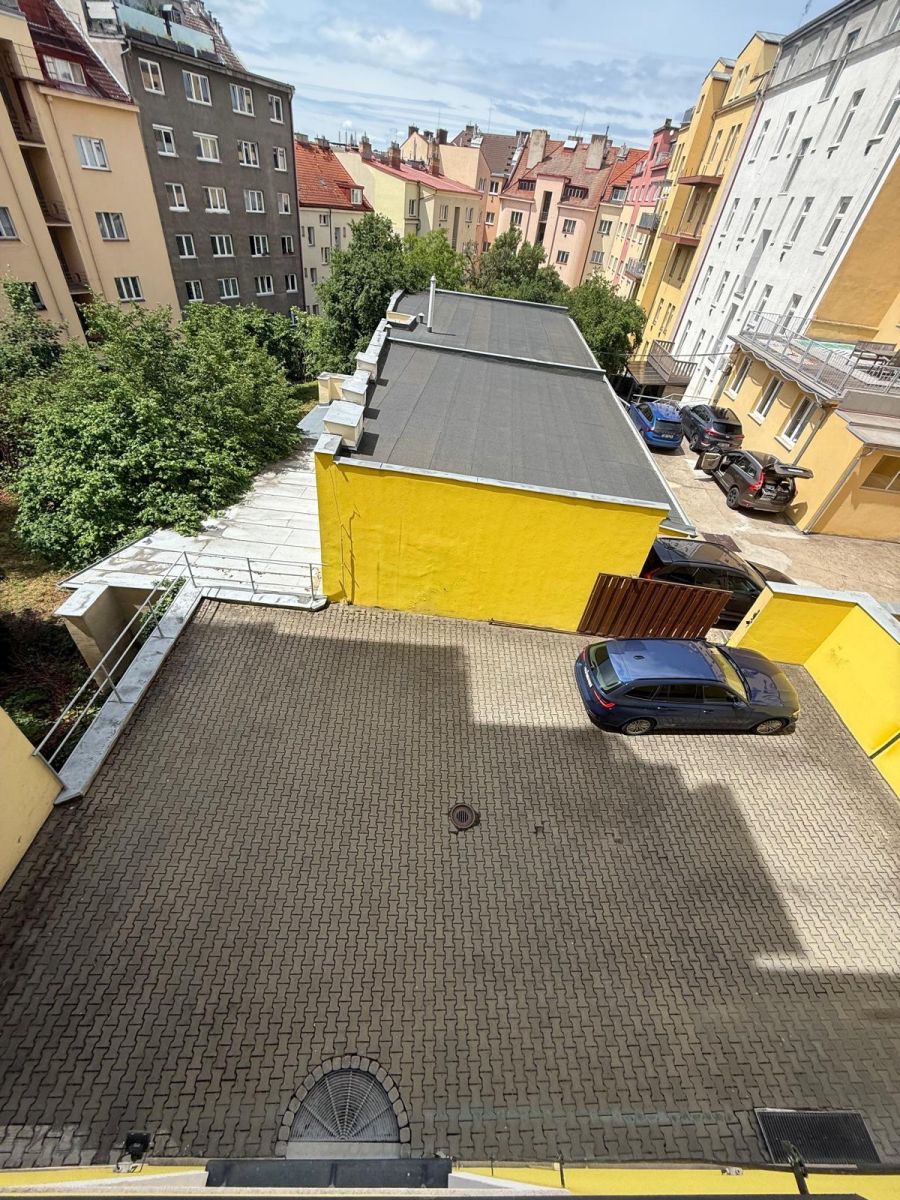 Pronájem kanceláře 150 m² — photo 3