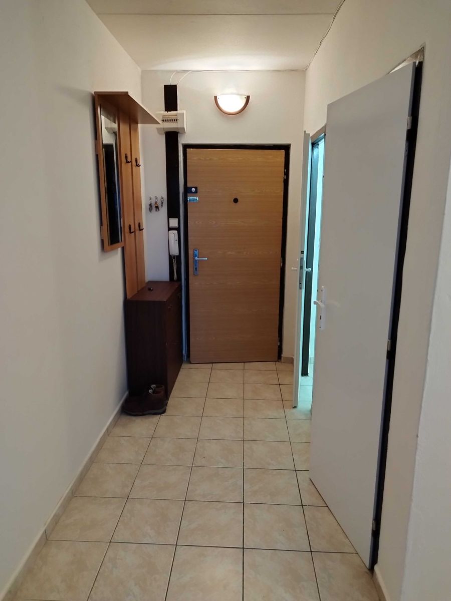 Pronájem bytu 2+kk 48 m² — photo 2