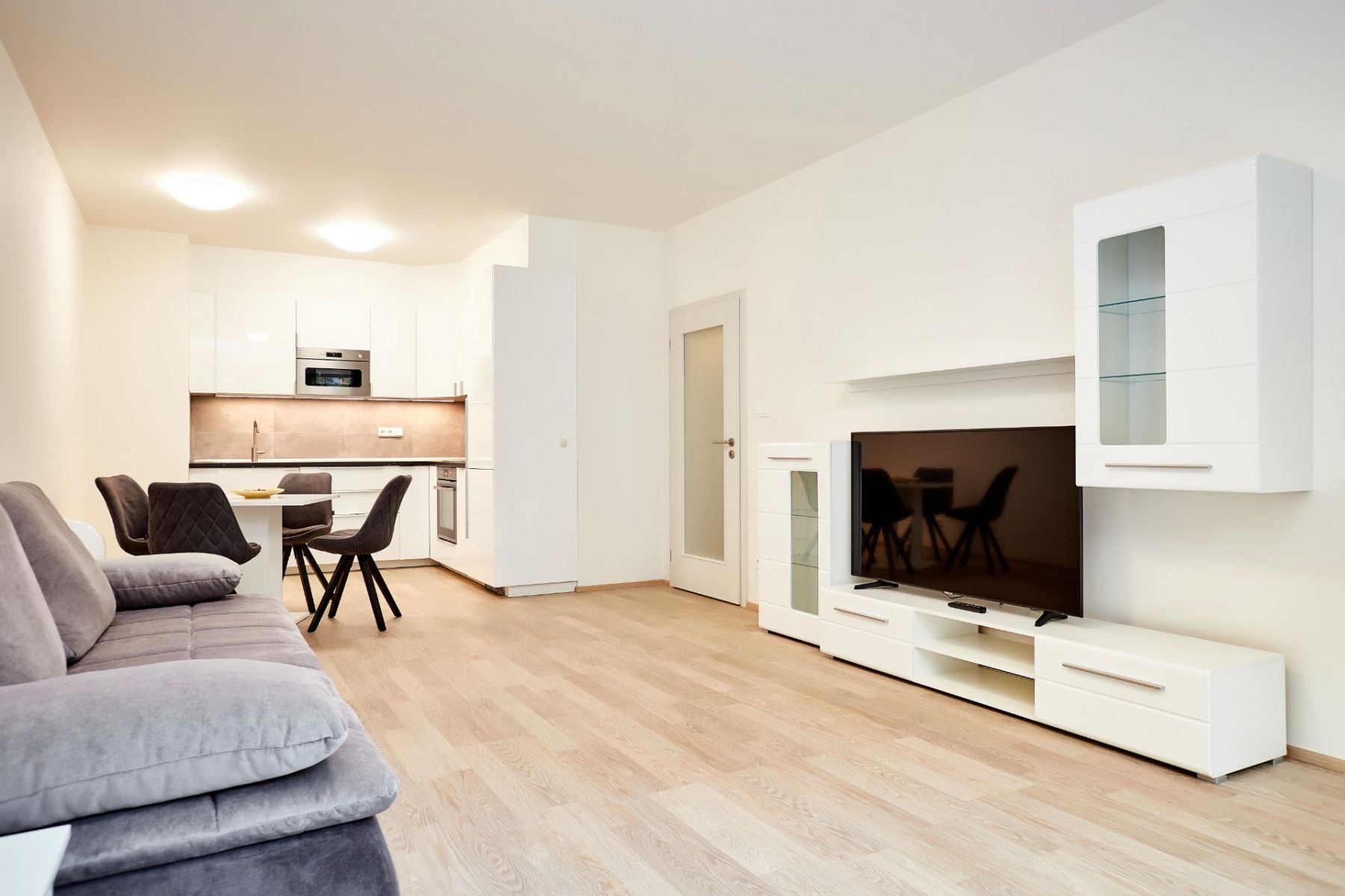 Pronájem bytu 2+kk 60 m² — photo 2