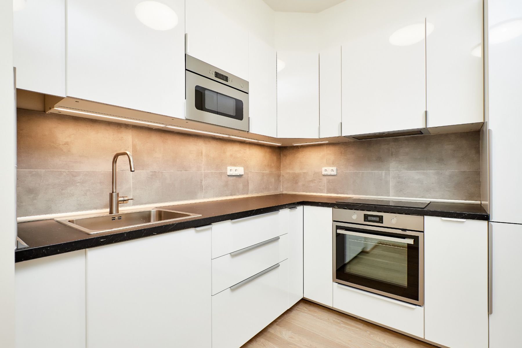 Pronájem bytu 2+kk 60 m² — photo 3