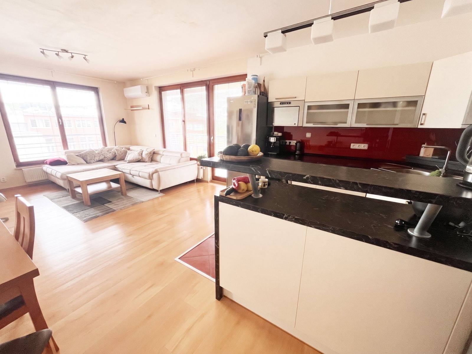 Pronájem bytu 2+kk 62 m² — photo 3