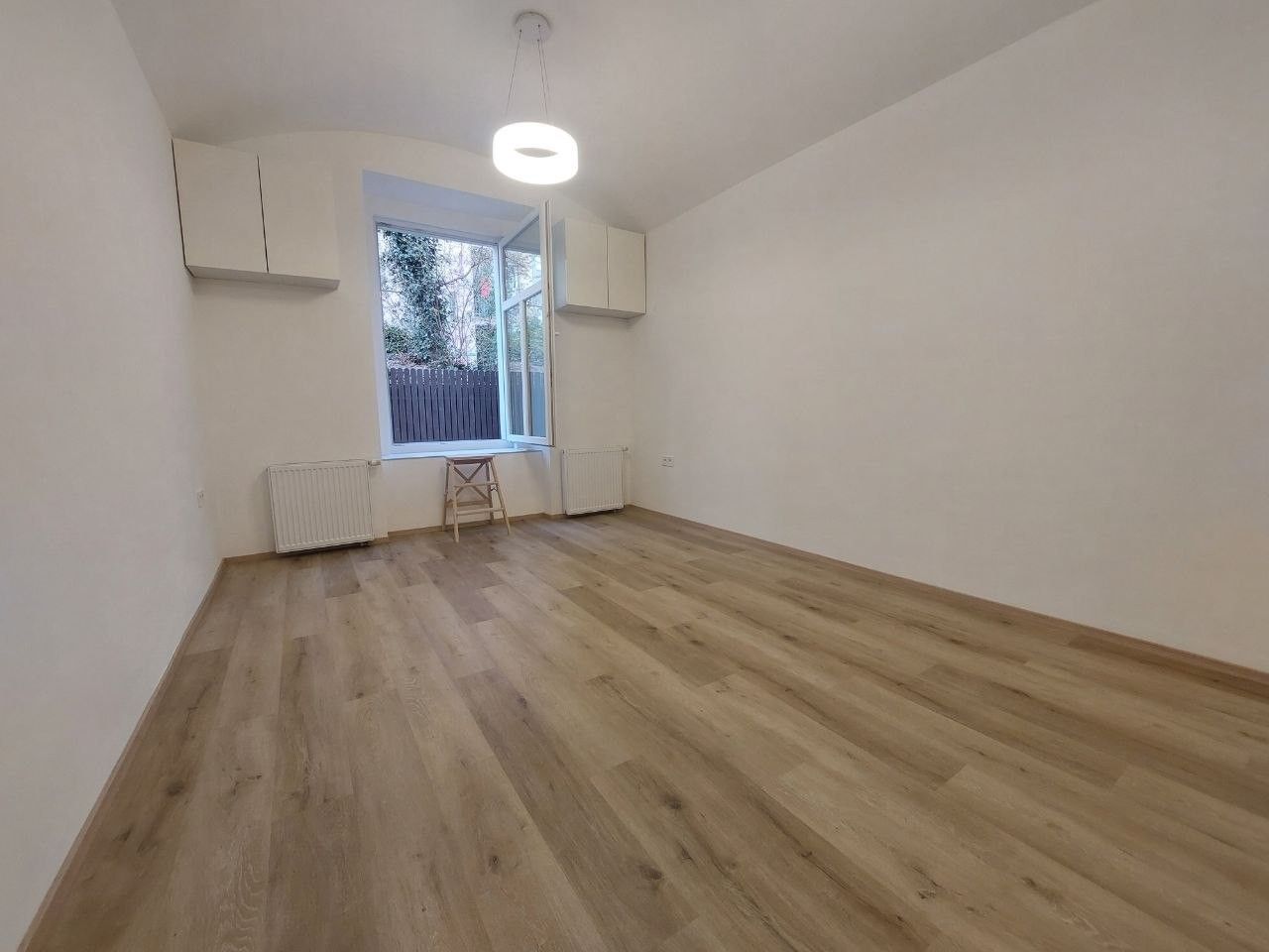 Pronájem bytu 1+1 43 m²