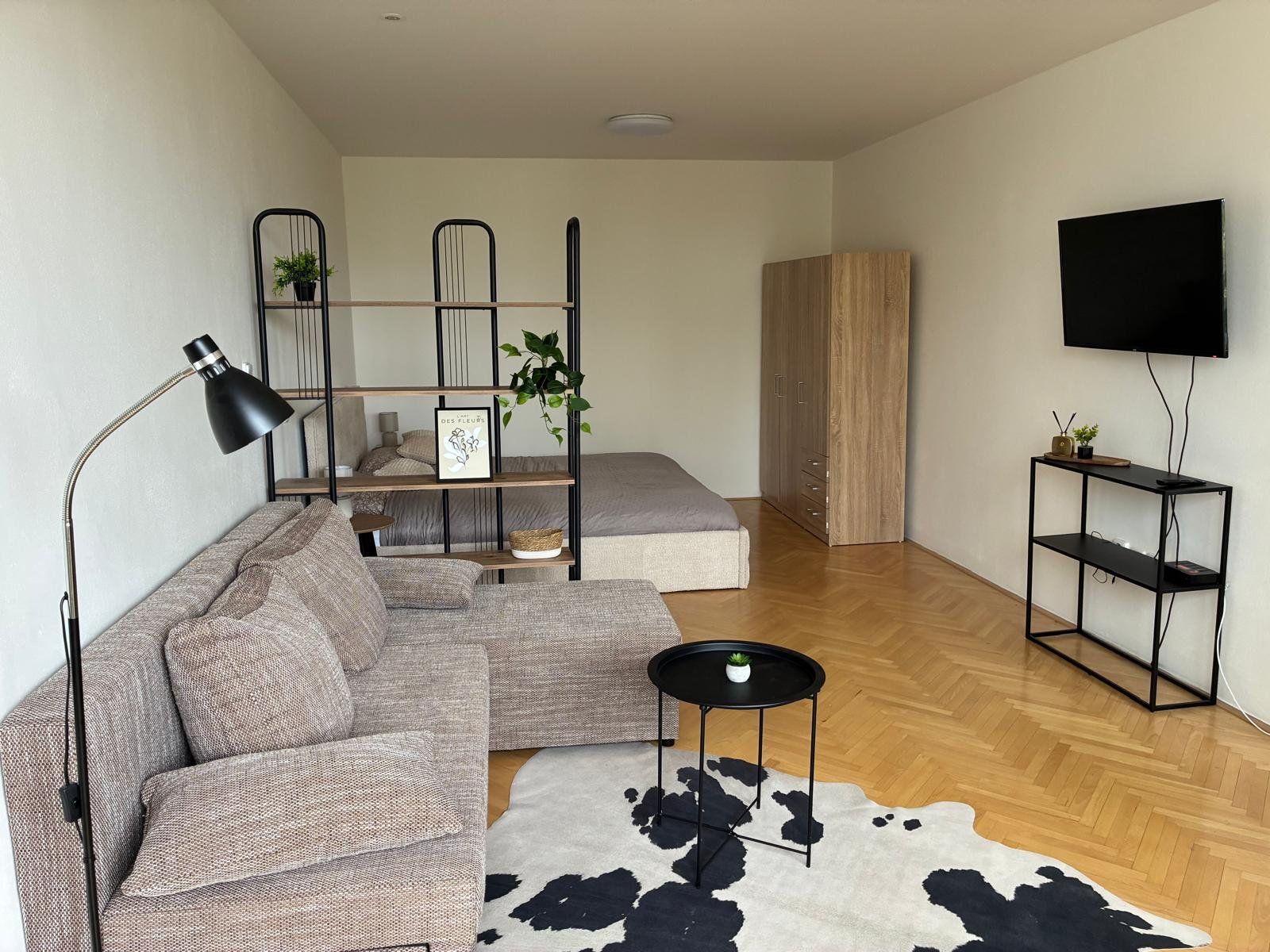 Pronájem bytu  58 m² — photo 2