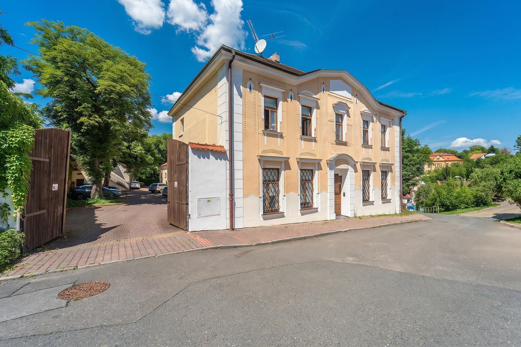 Prodej domu 250 m², pozemek 1.117 m²