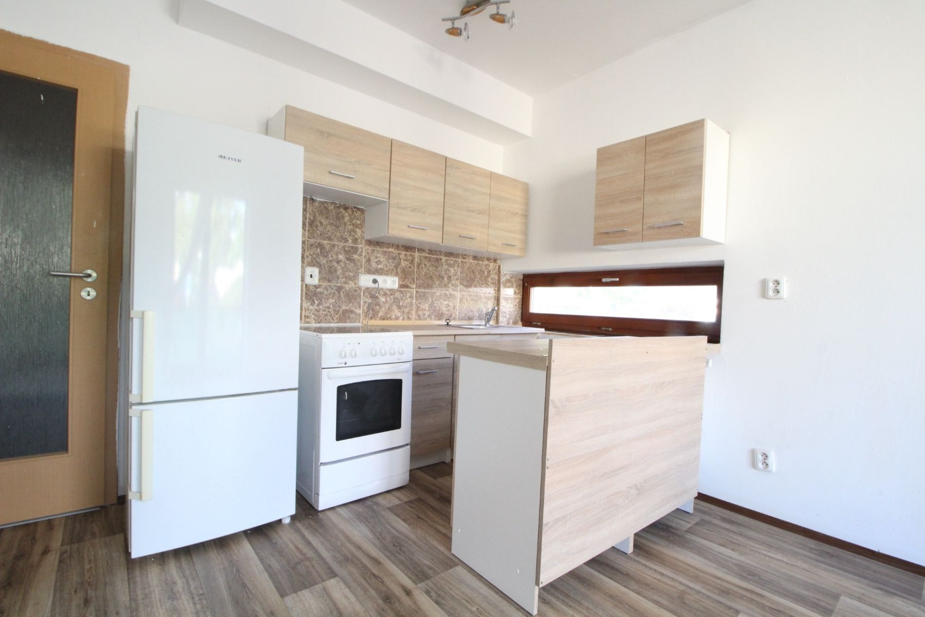 Pronájem bytu 1+kk 42 m² - Widok 2