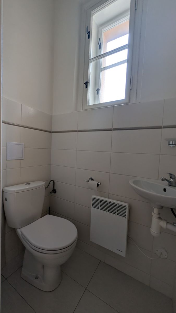 Pronájem bytu 1+kk 28 m² — photo 5