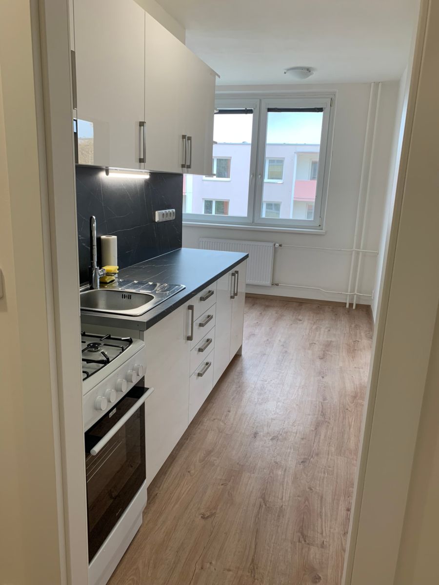 Pronájem bytu 2+1 58 m² — photo 2