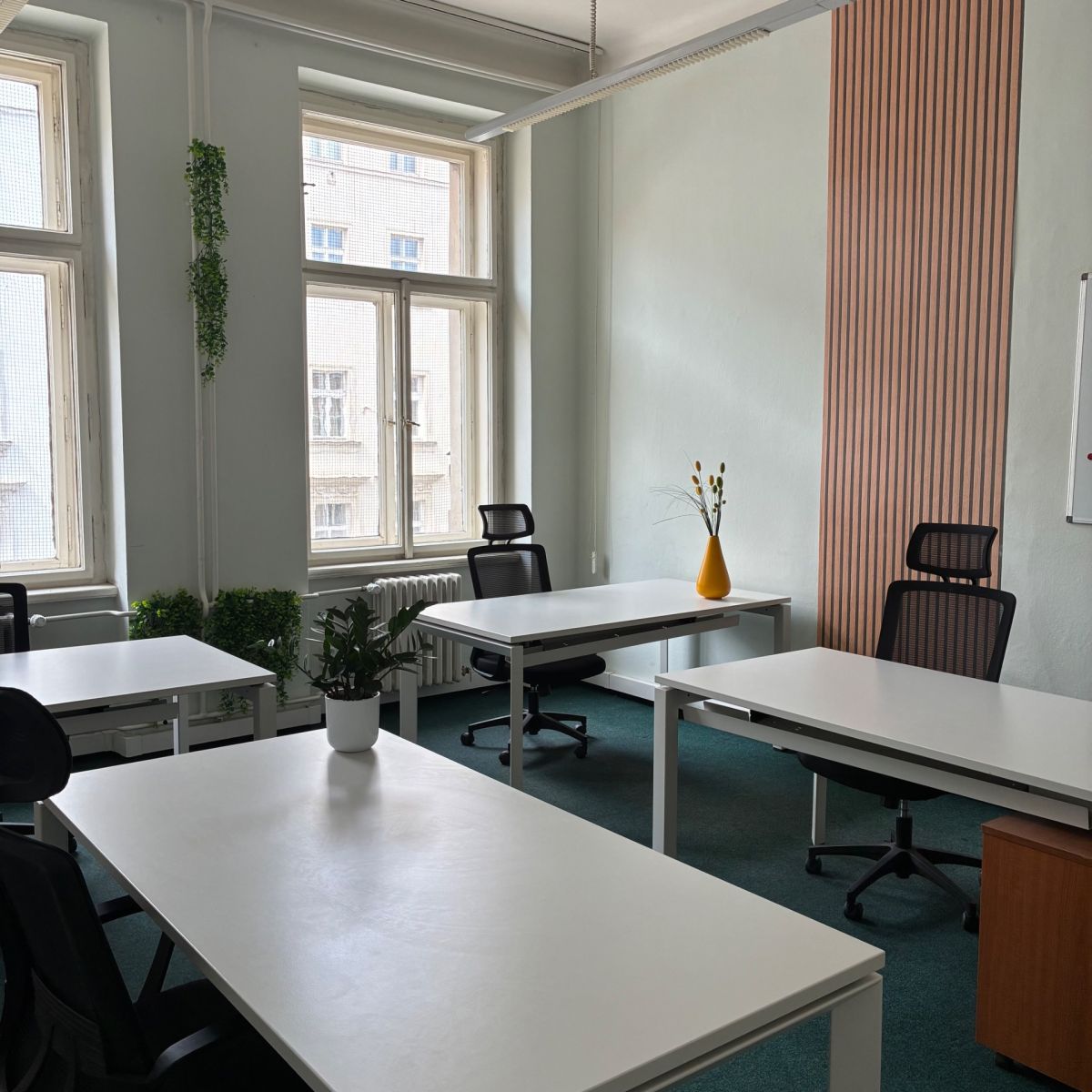 Pronájem kanceláře 110 m² — photo 2