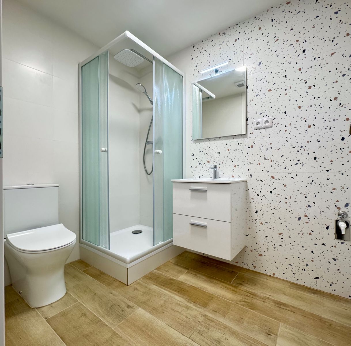 Pronájem bytu 5+kk 80 m² — photo 5