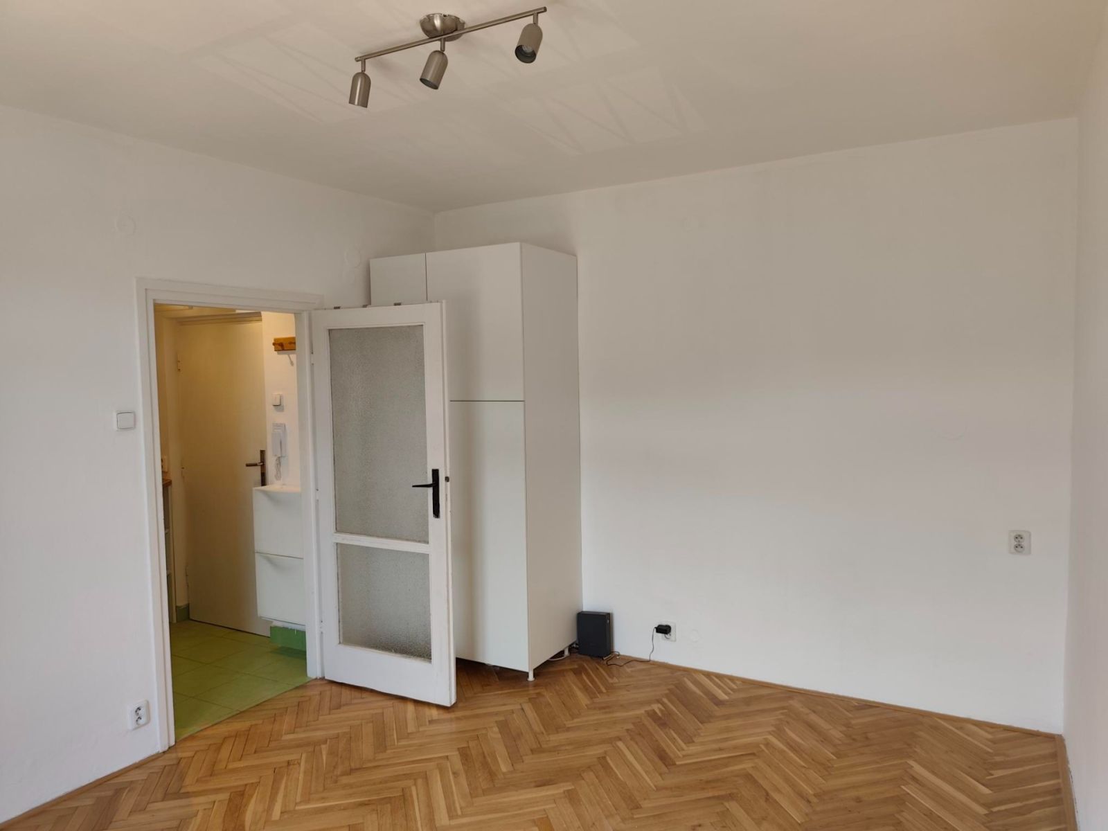 Pronájem bytu Garsoniéra 25 m² — photo 3