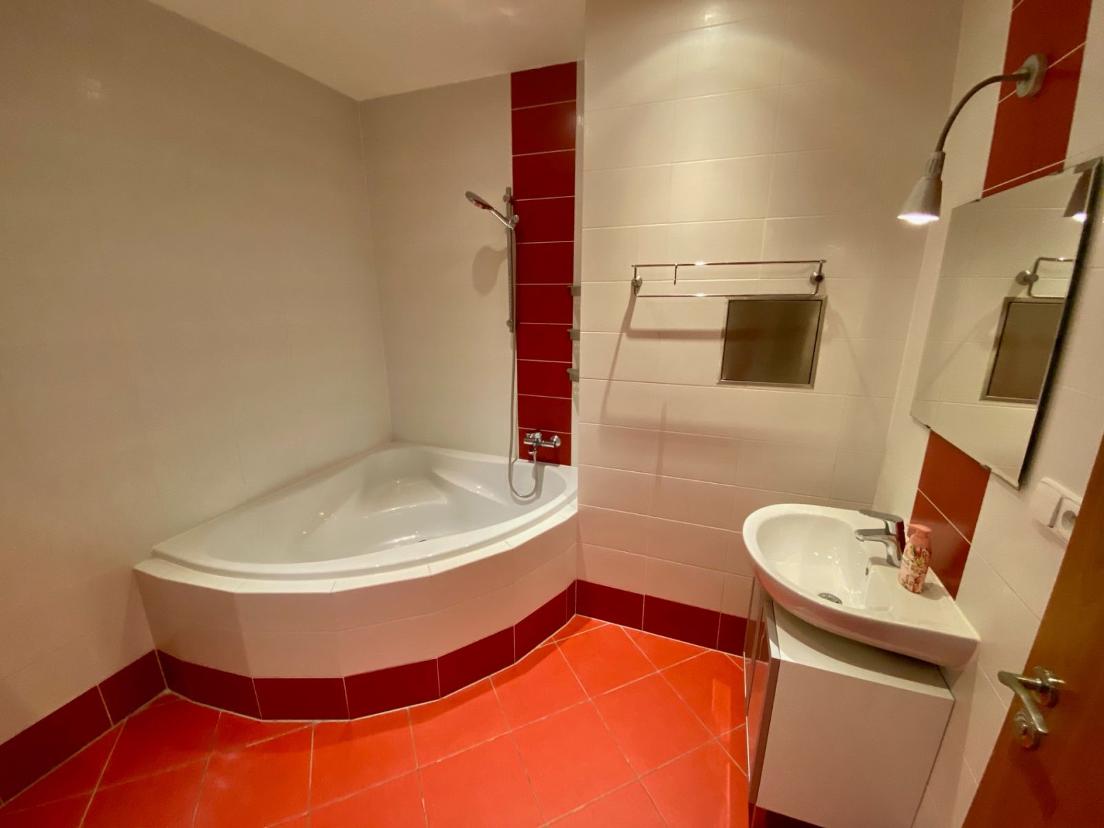 Pronájem bytu 2+kk 77 m² — photo 3