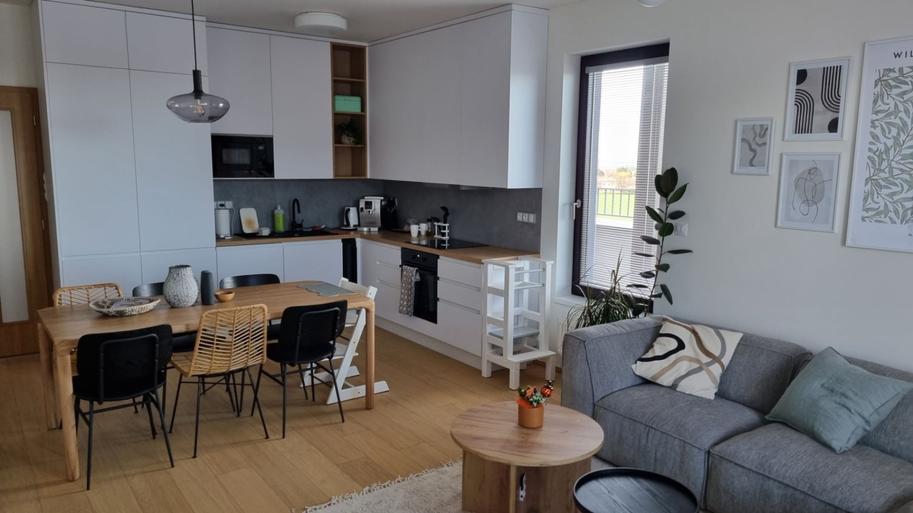 Pronájem bytu 3+kk 99 m² — photo 2