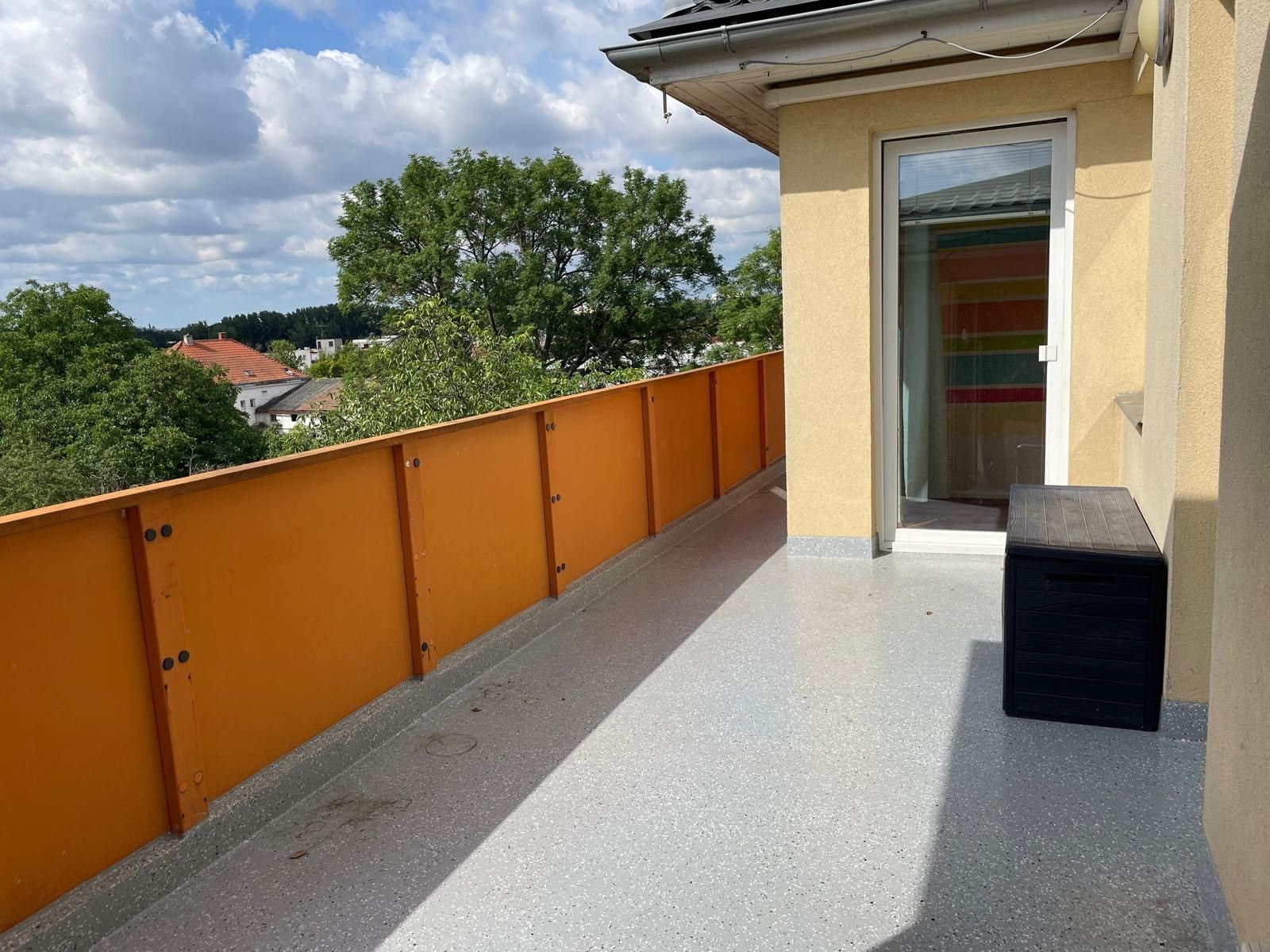 Pronájem bytu 3+kk 74 m² — photo 2