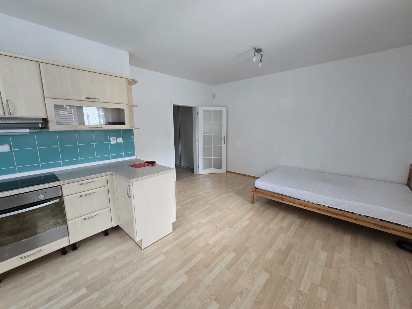 Pronájem bytu 1+kk 33 m² — photo 3
