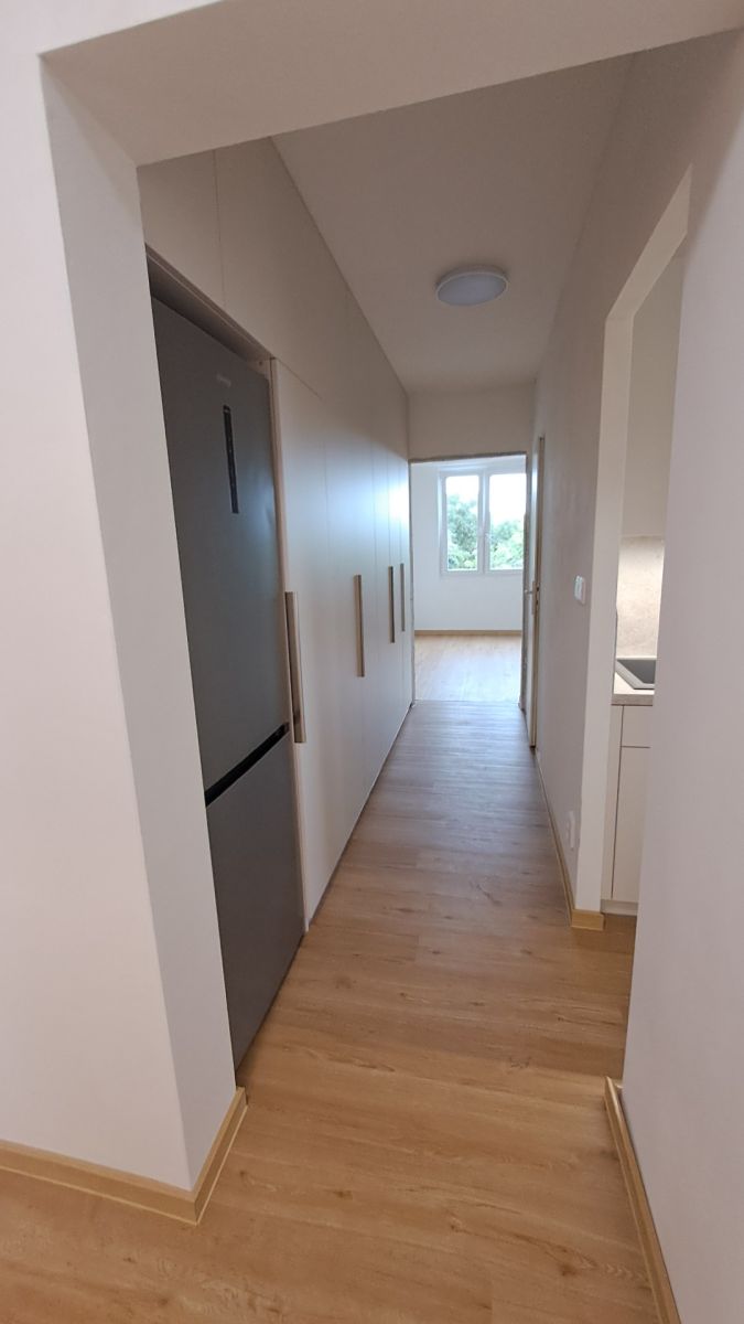 Pronájem bytu 3+1 72 m² — photo 3