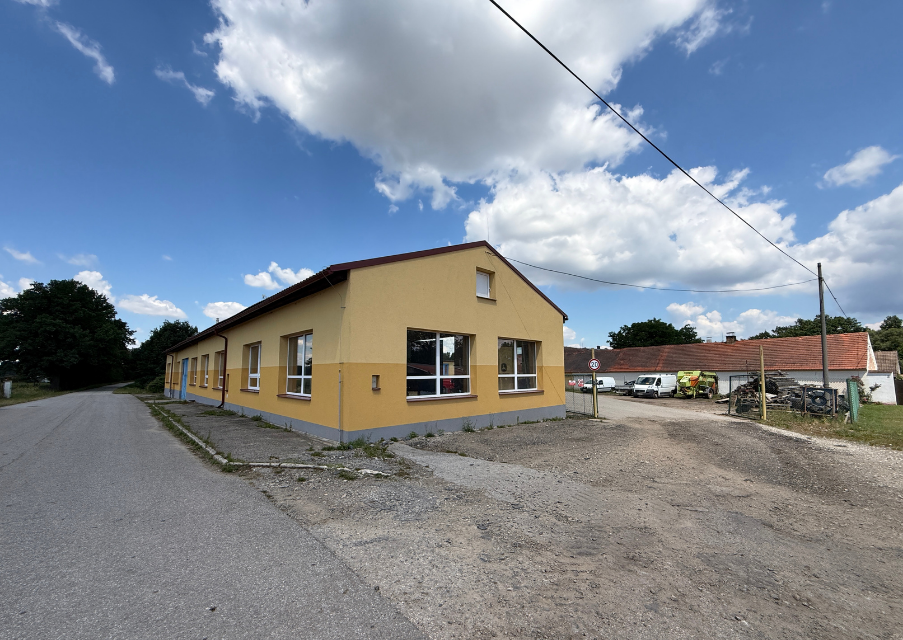 Prodej pozemku 7.027 m²