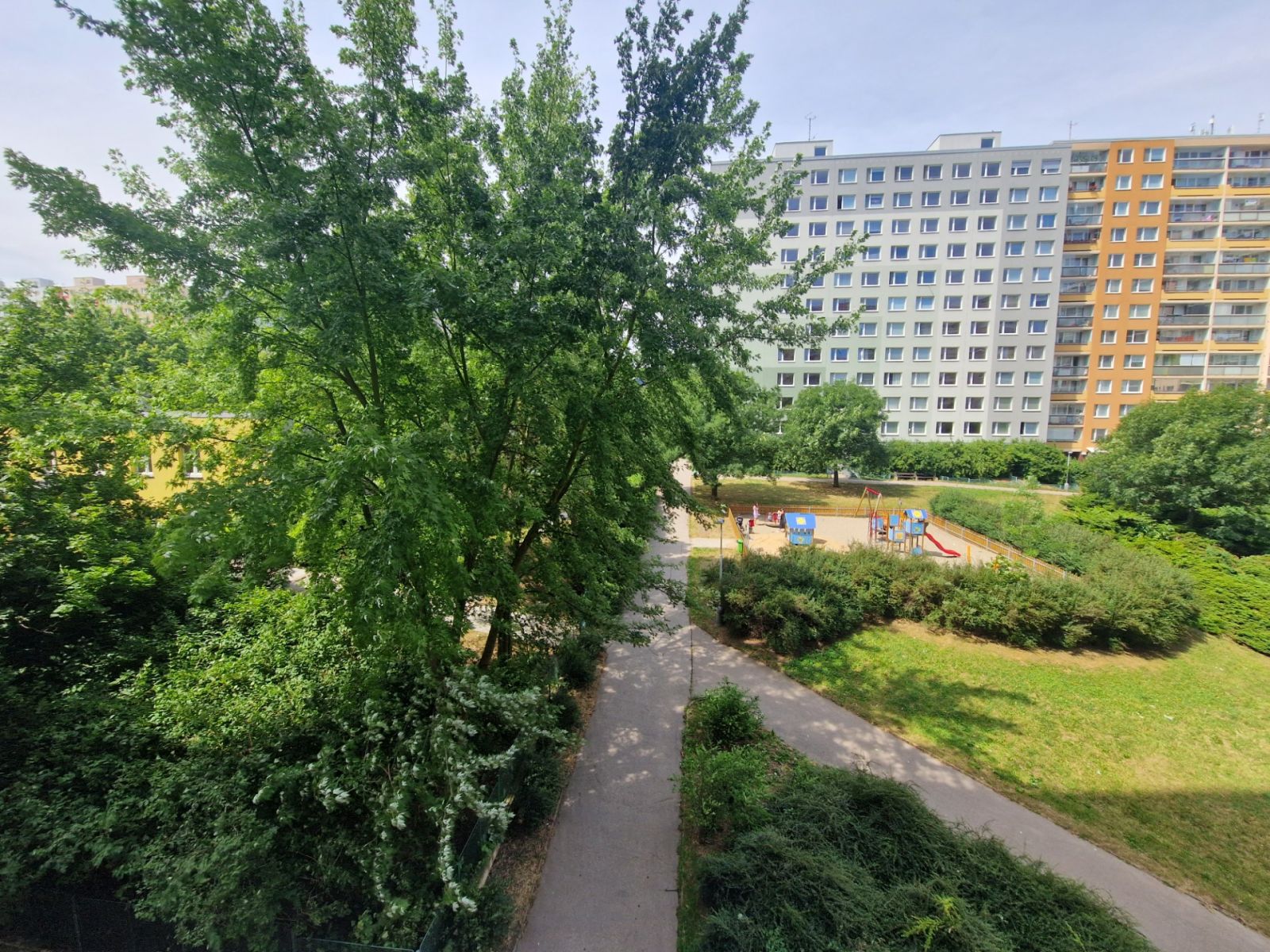 Pronájem bytu 3+kk 72 m² — photo 2