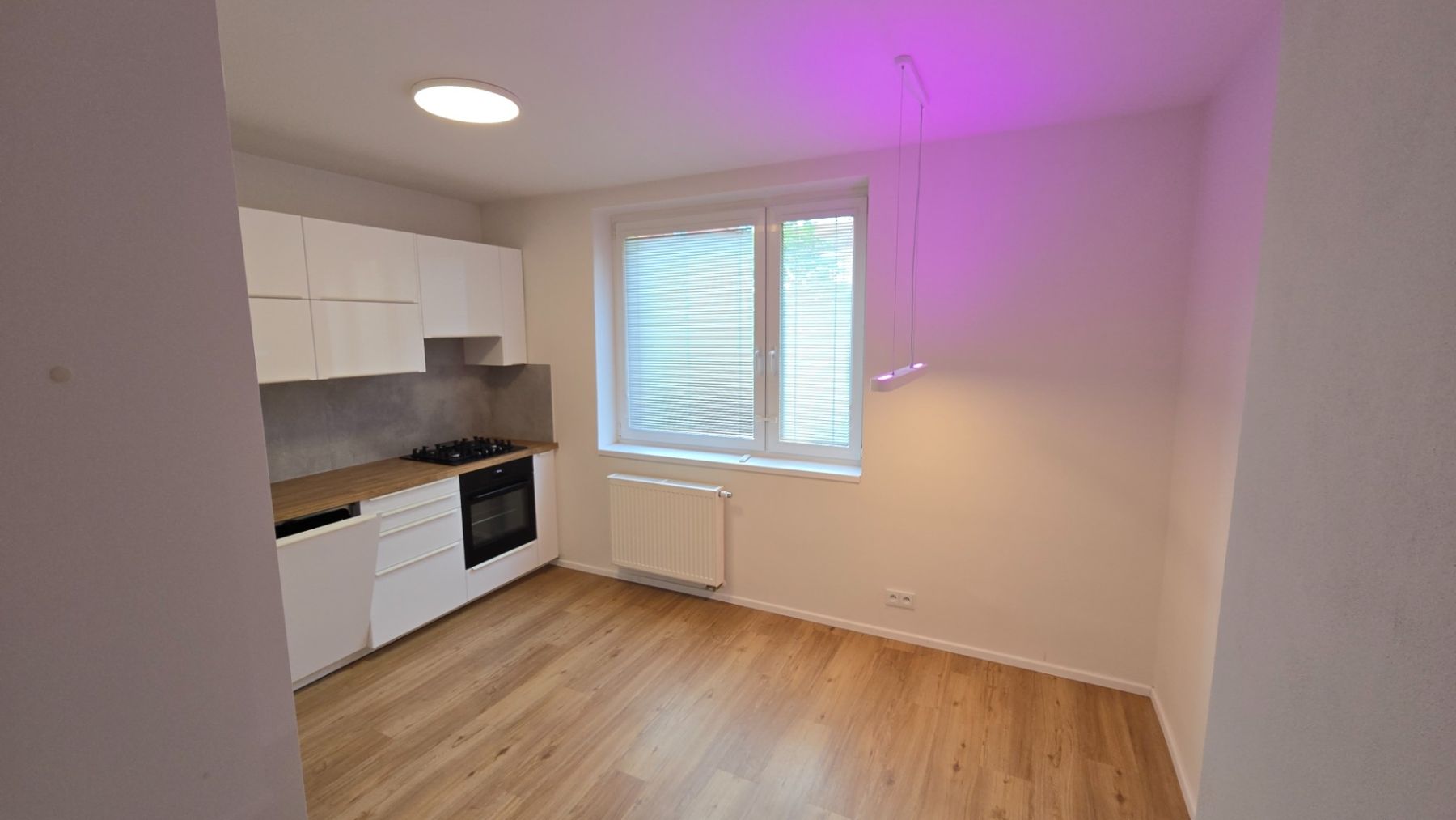 Pronájem bytu 2+1 72 m² — photo 2
