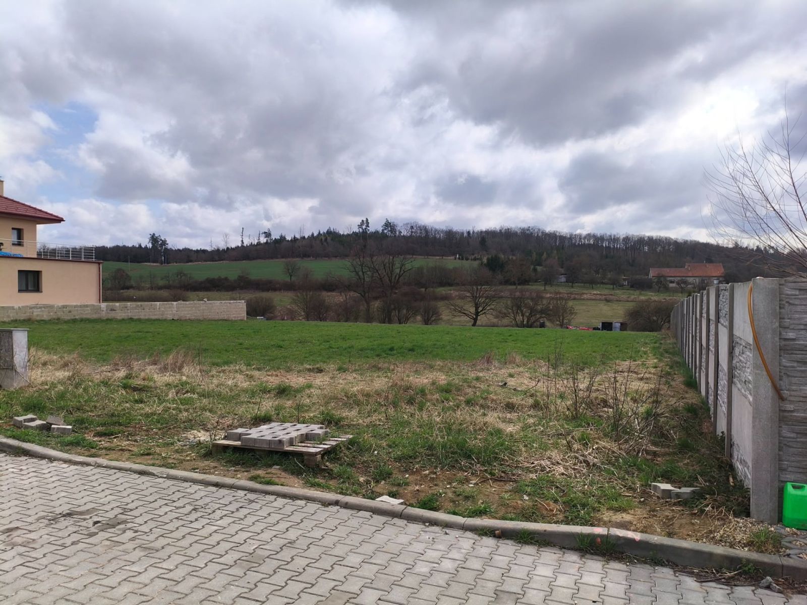 Prodej pozemku 750 m²