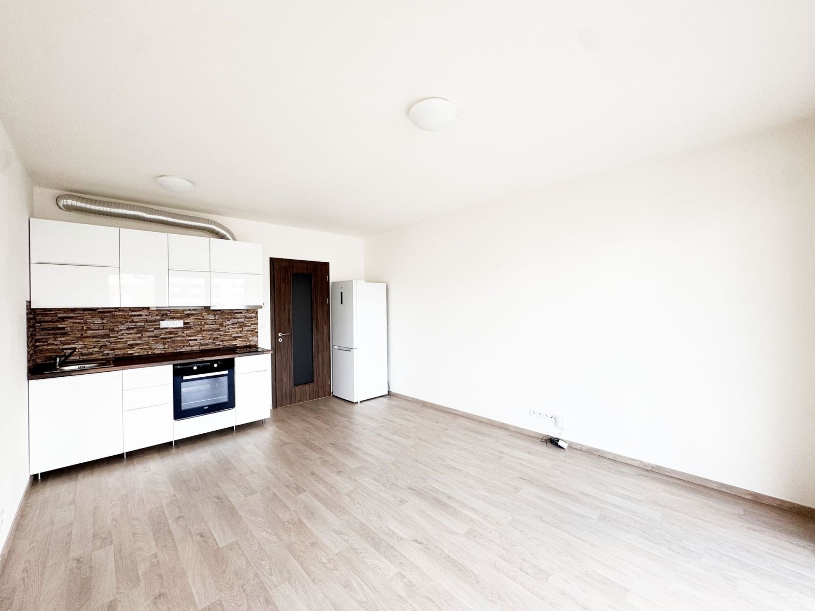 Pronájem bytu 1+kk 31 m² — photo 2