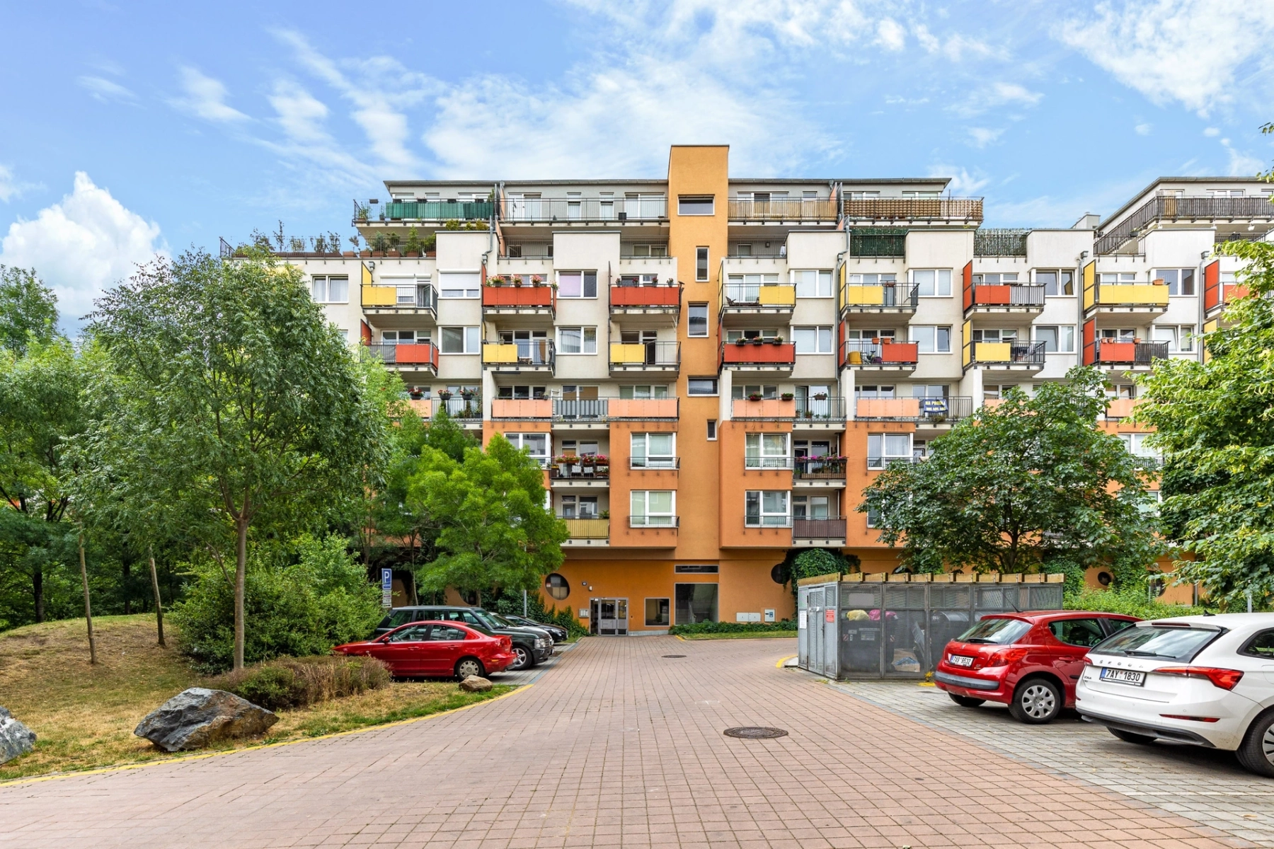 Pronájem bytu 2+kk 48 m² — photo 3