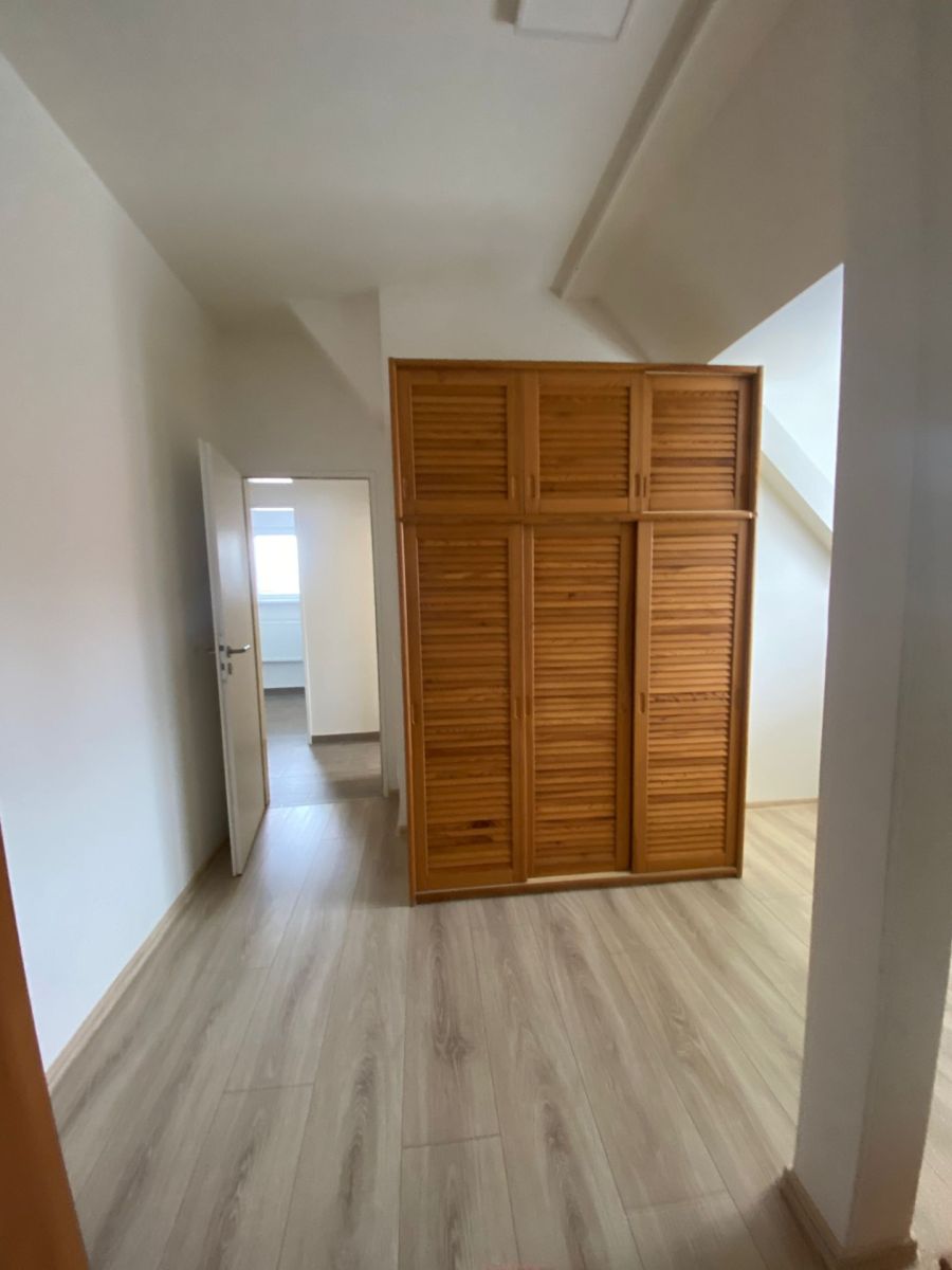 Pronájem bytu 3+kk 80 m²
