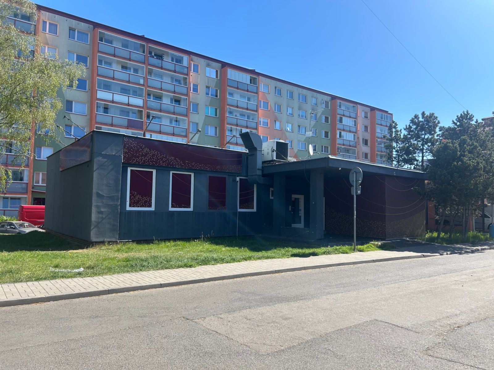 Pronájem nebytového prostoru 261 m²