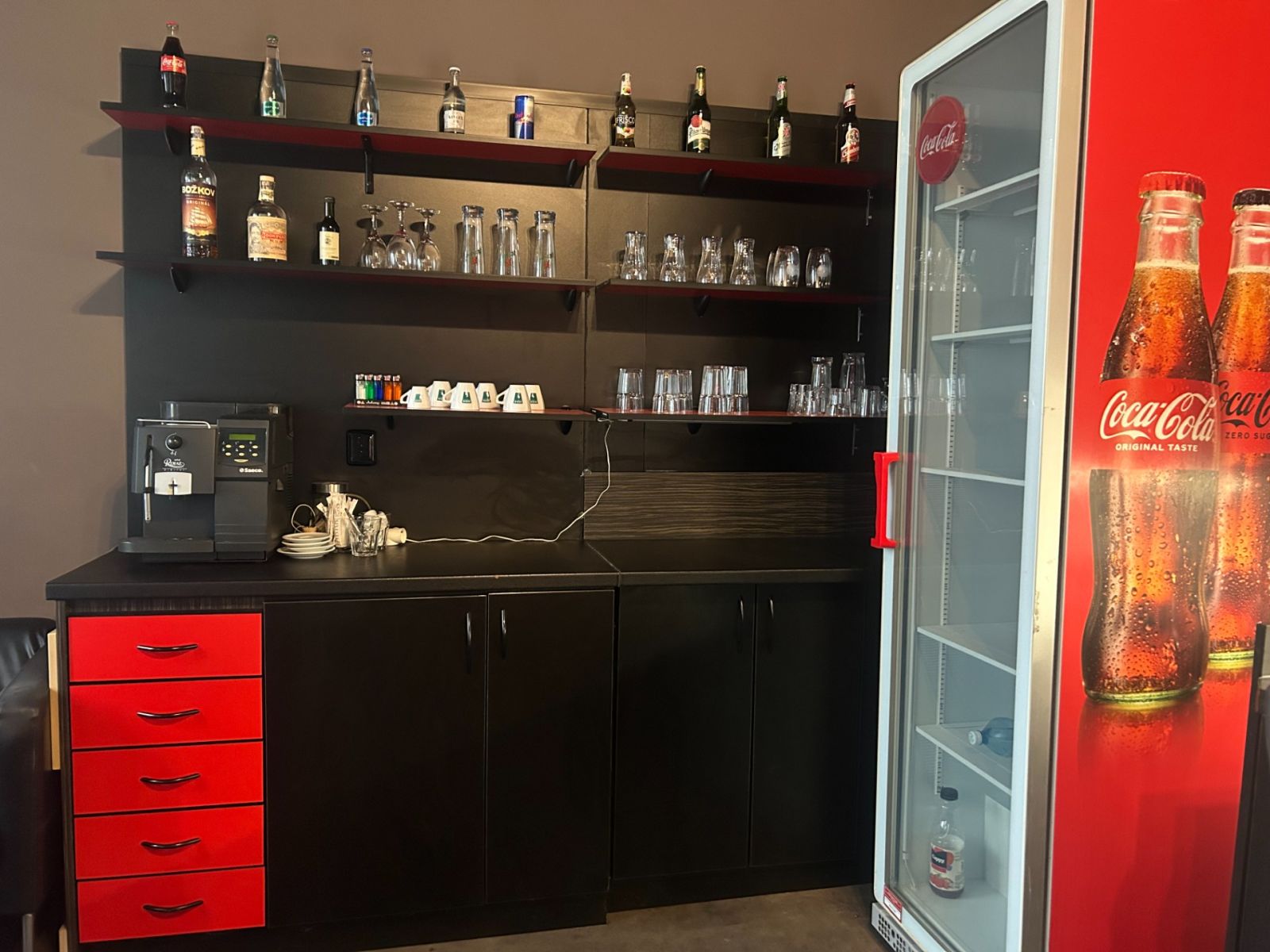 Pronájem nebytového prostoru 261 m² — photo 2