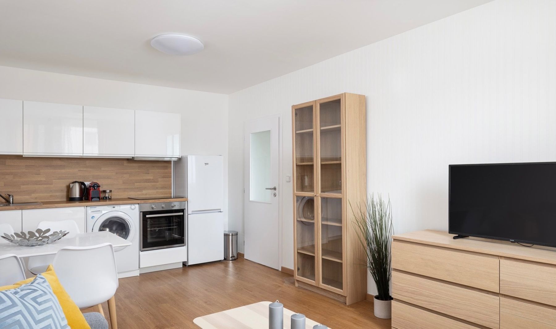 Pronájem bytu 1+kk 32 m² — photo 3