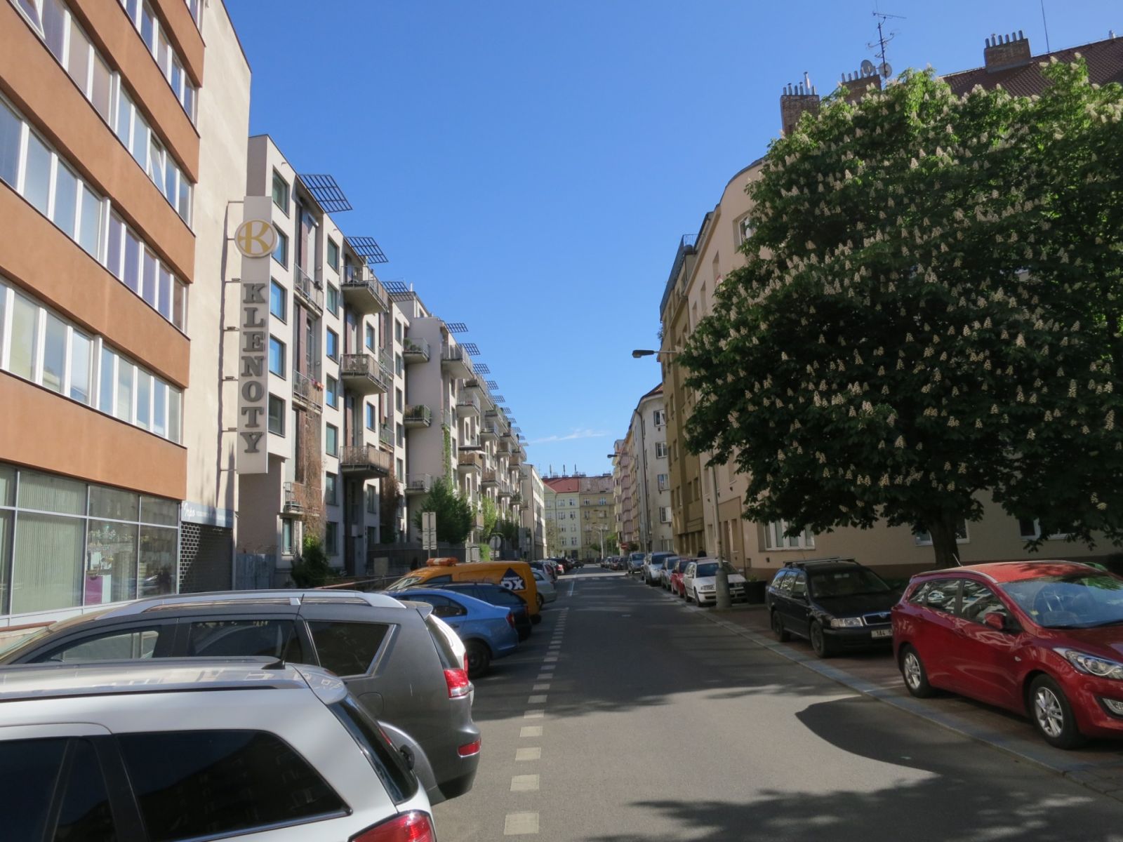 Pronájem bytu 2+kk 37 m² — photo 2