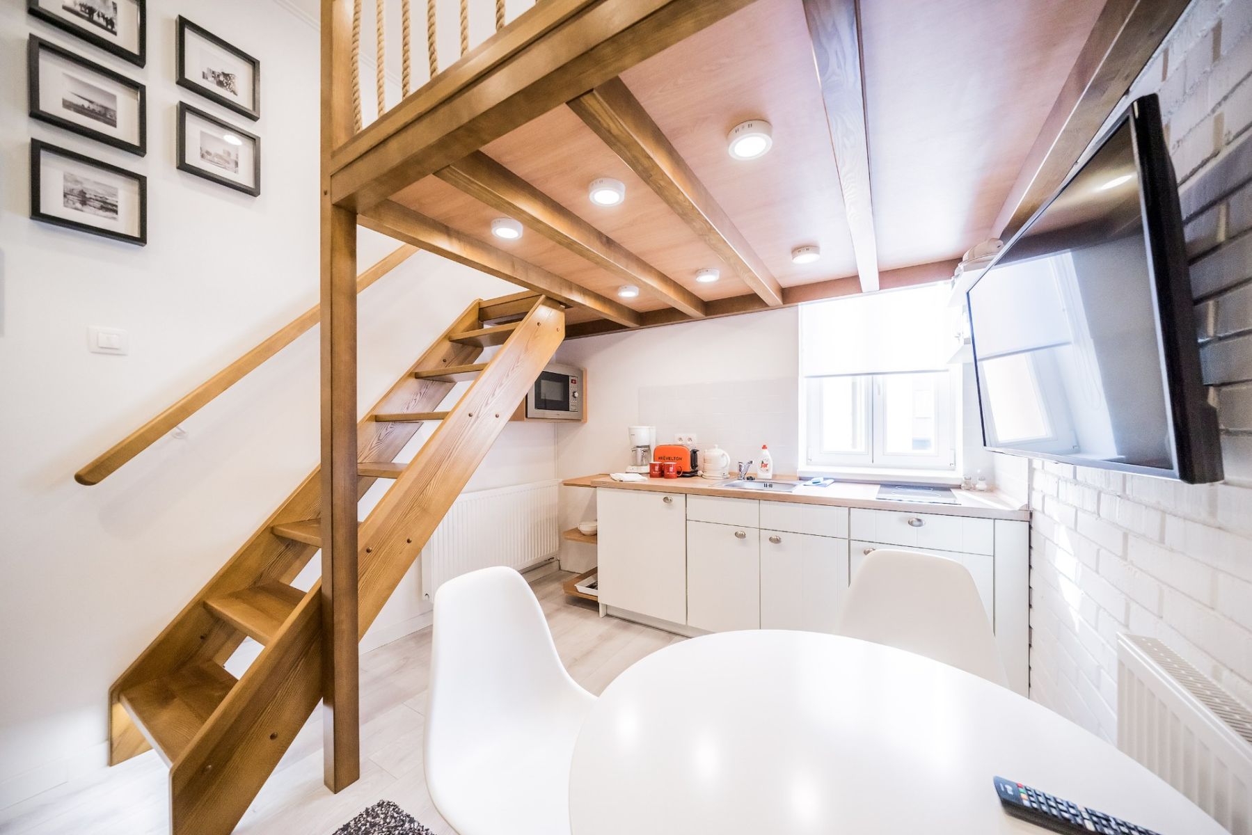 Pronájem bytu 1+kk 17 m² — photo 2